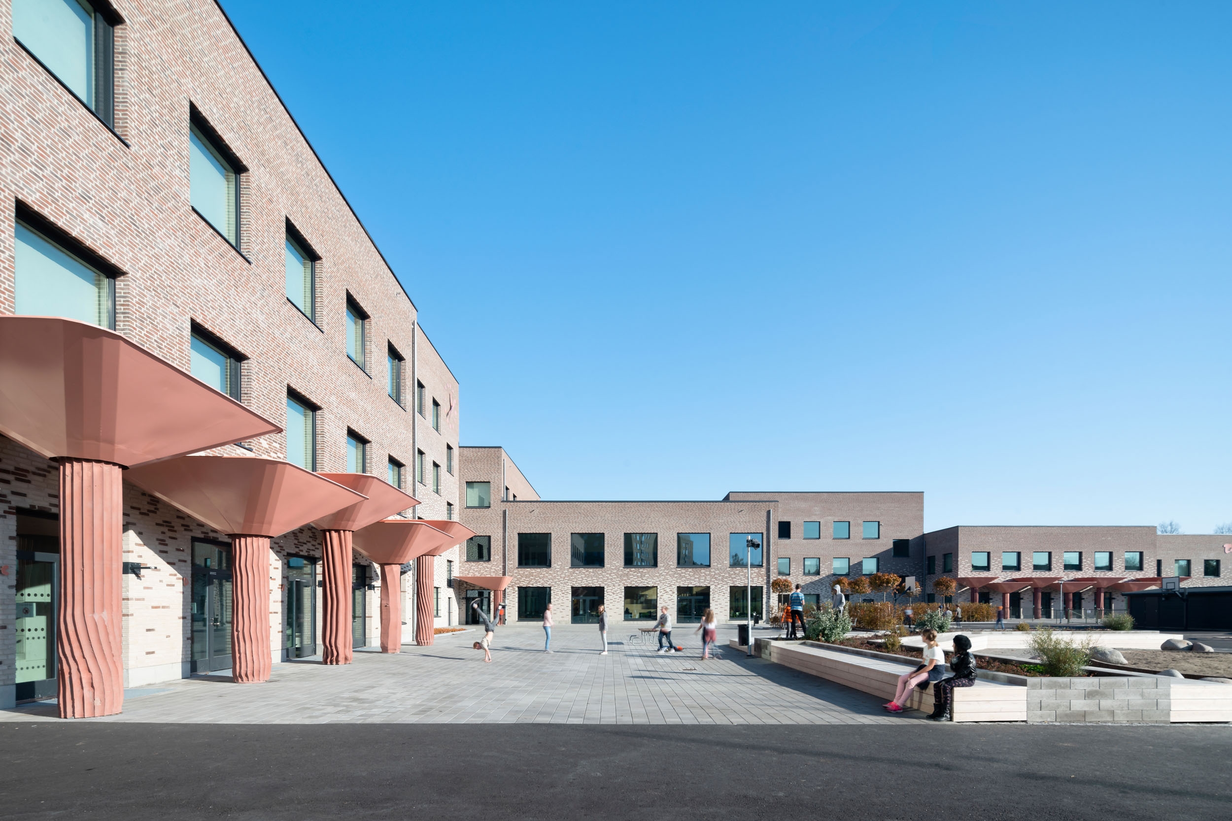 Leggi sul progetto New Tiunda School