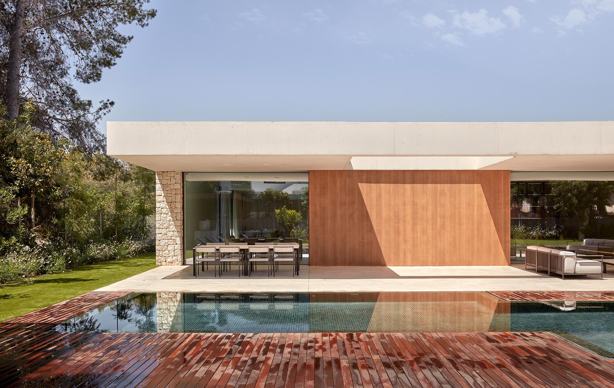 Read about project House in La Cañada