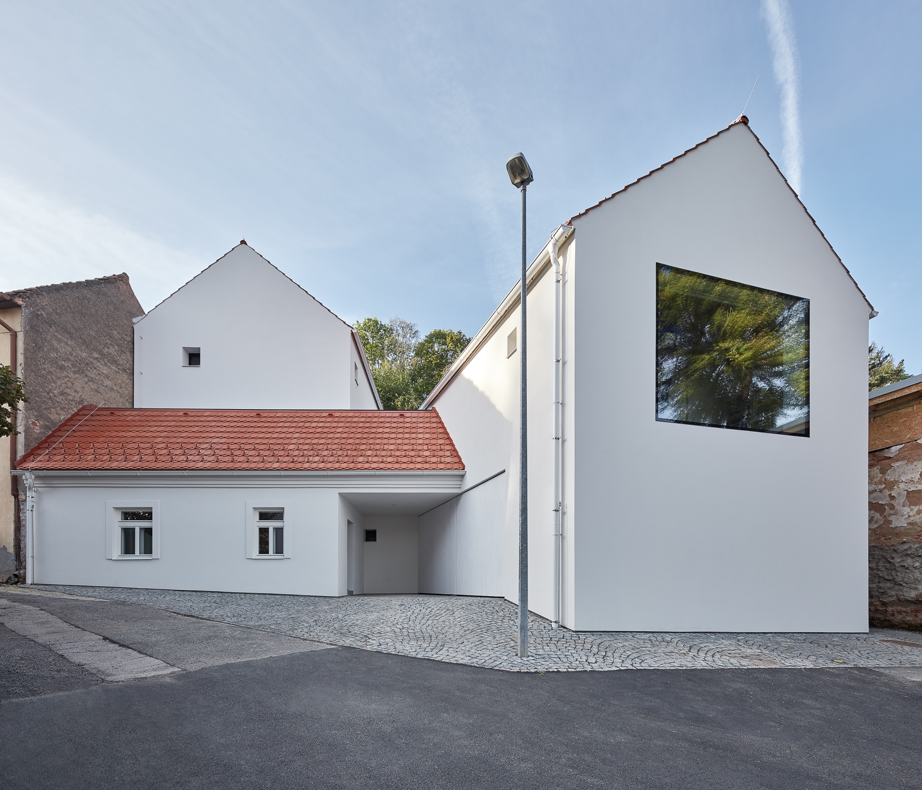Leer sobre el proyecto Family house in Jinonice