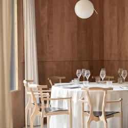 Erfahre mehr über das Projekt Cheriff Restaurant