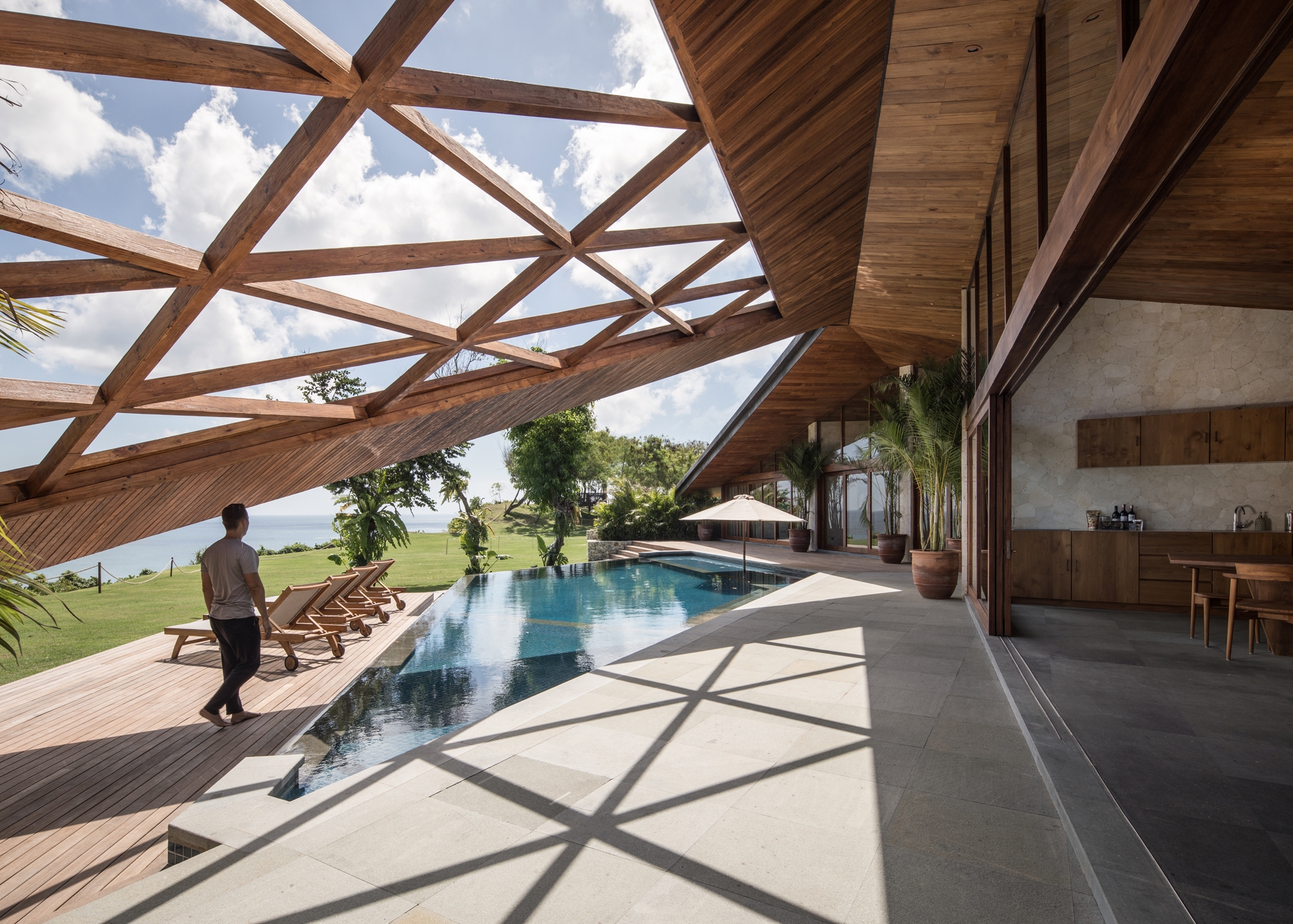 Leggi sul progetto Cliff Front 7 (Carbon House)