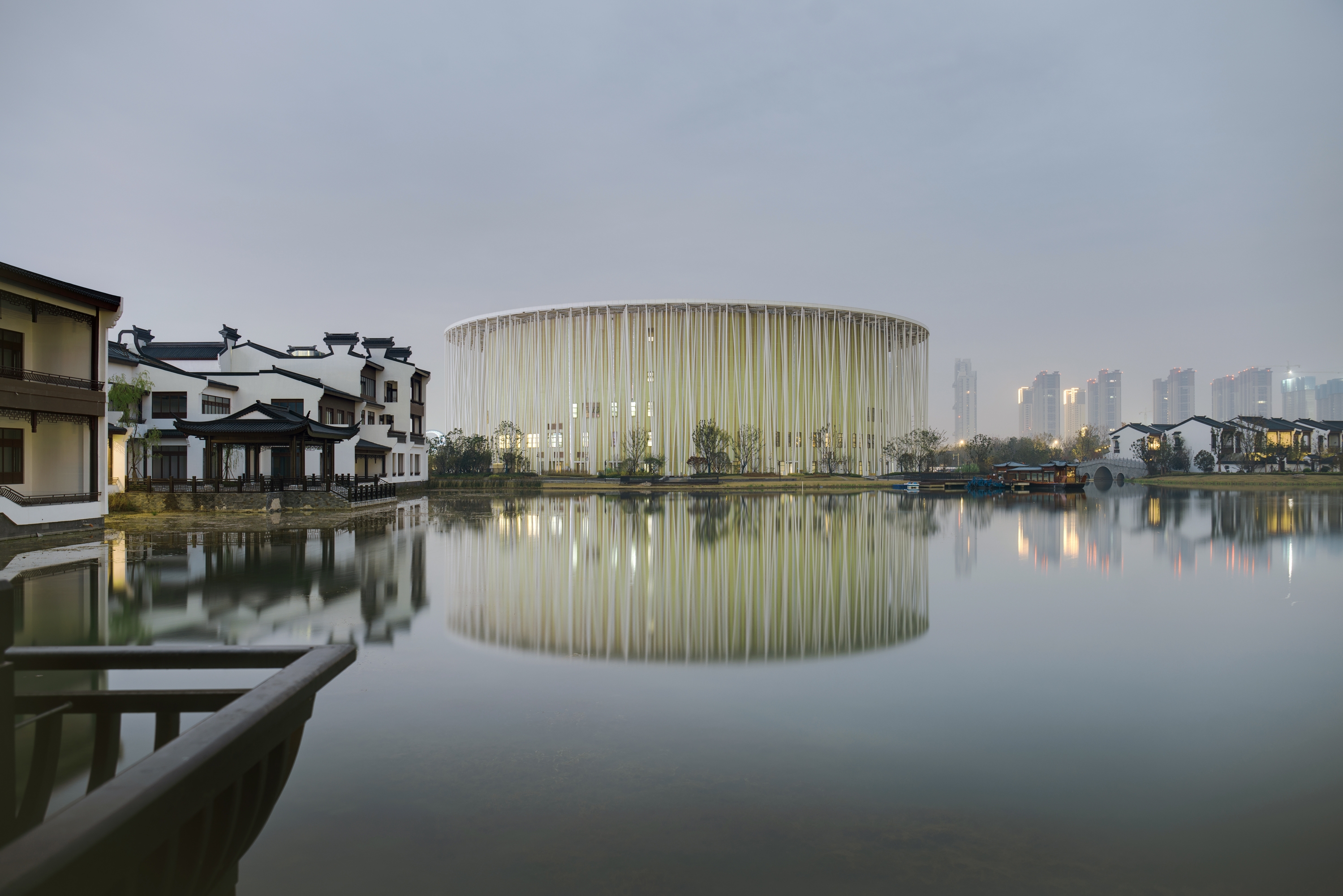 Erfahre mehr über das Projekt Wuxi TAIHU Show Theatre