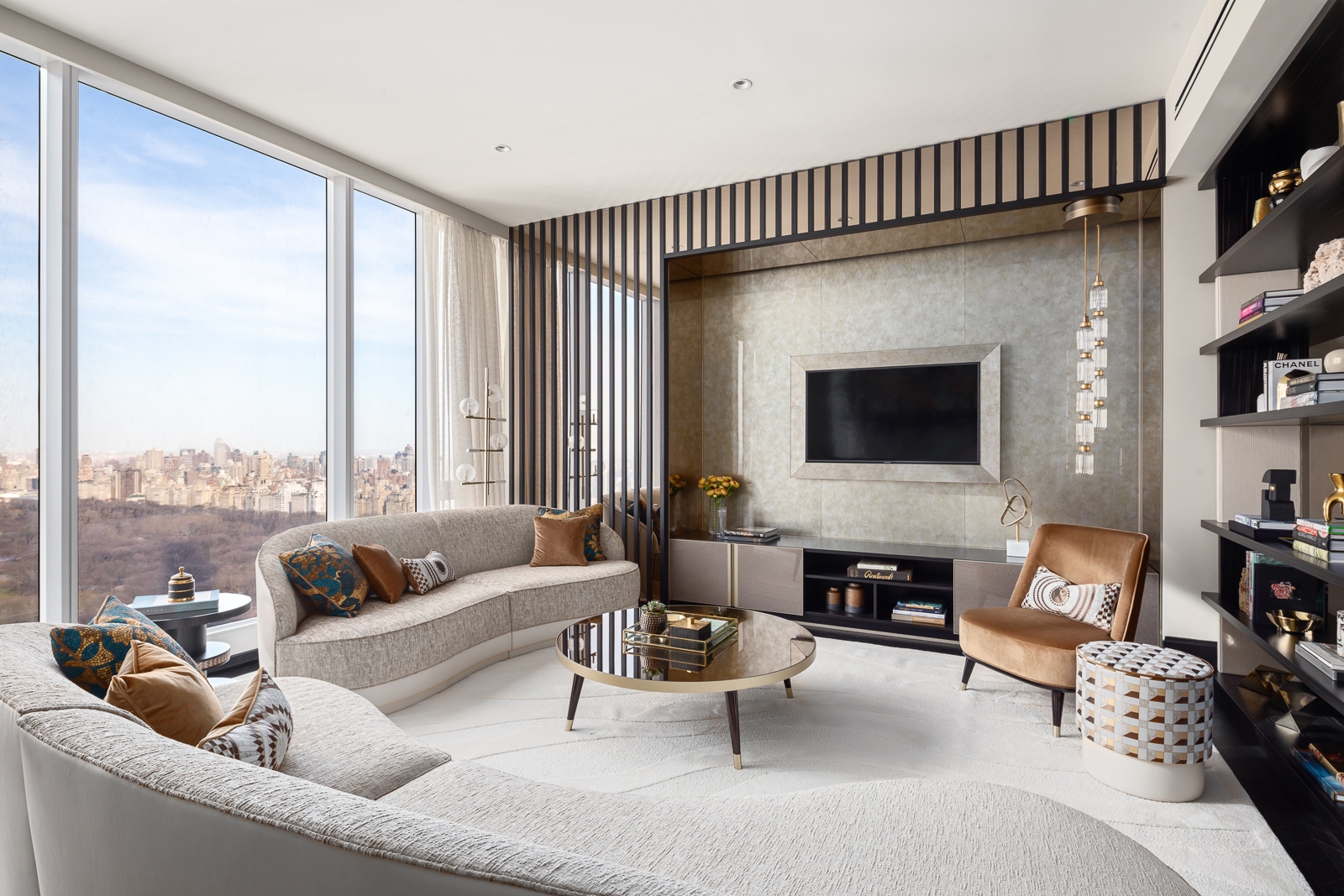 Read about project SICIS Apartment in Central Park Tower