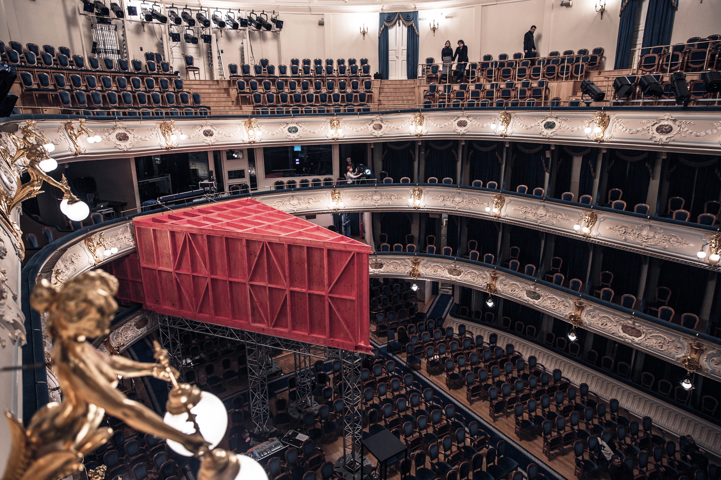Leer sobre el proyecto Plywood Theatre
