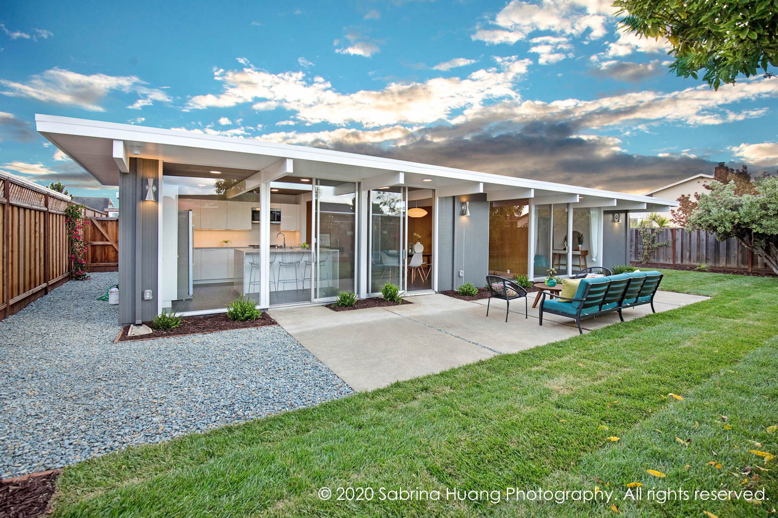 Leggi sul progetto Foster City Affordable Eichler Remodel