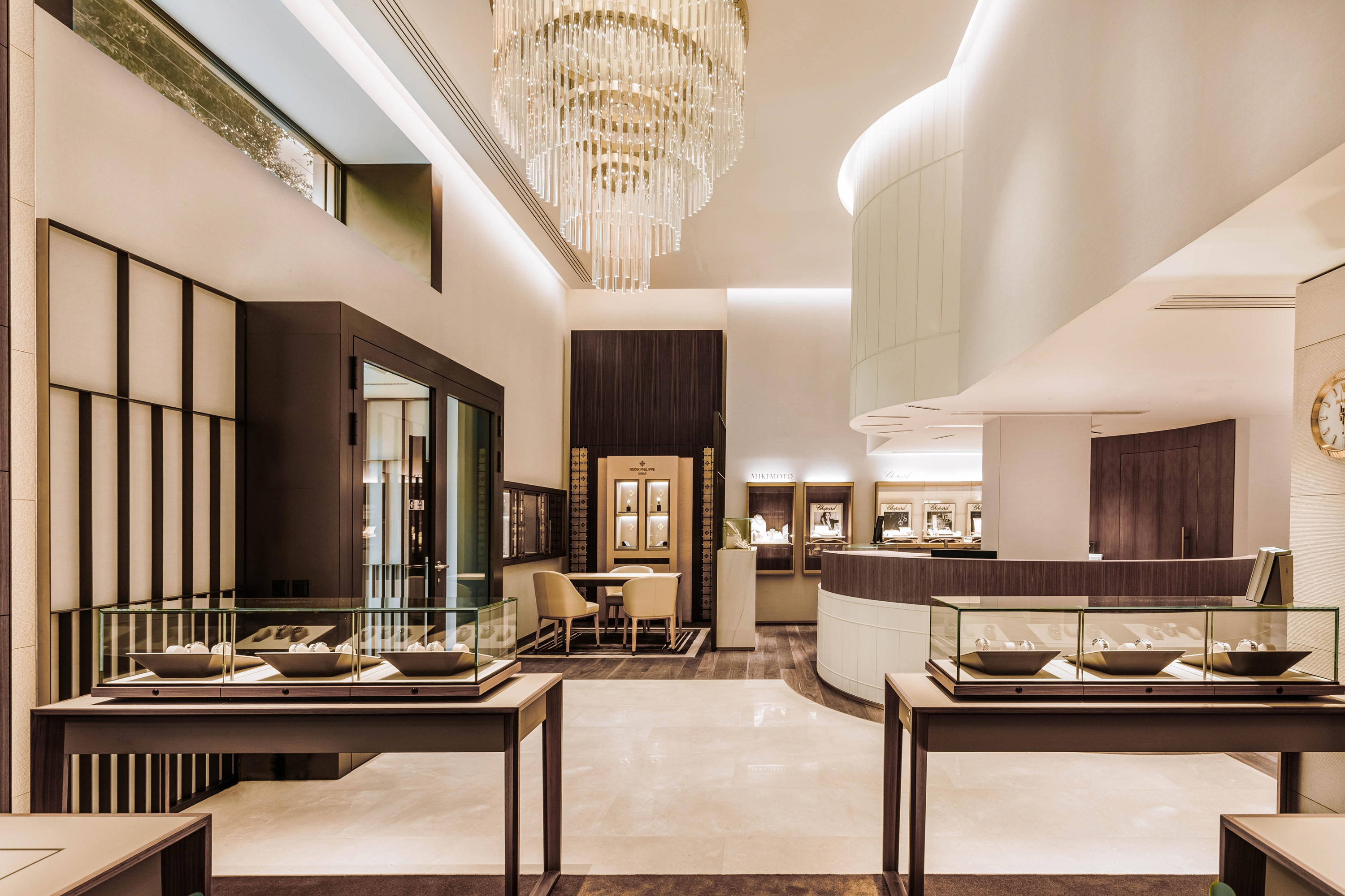 Lees oor projek Multi-brand Boutique