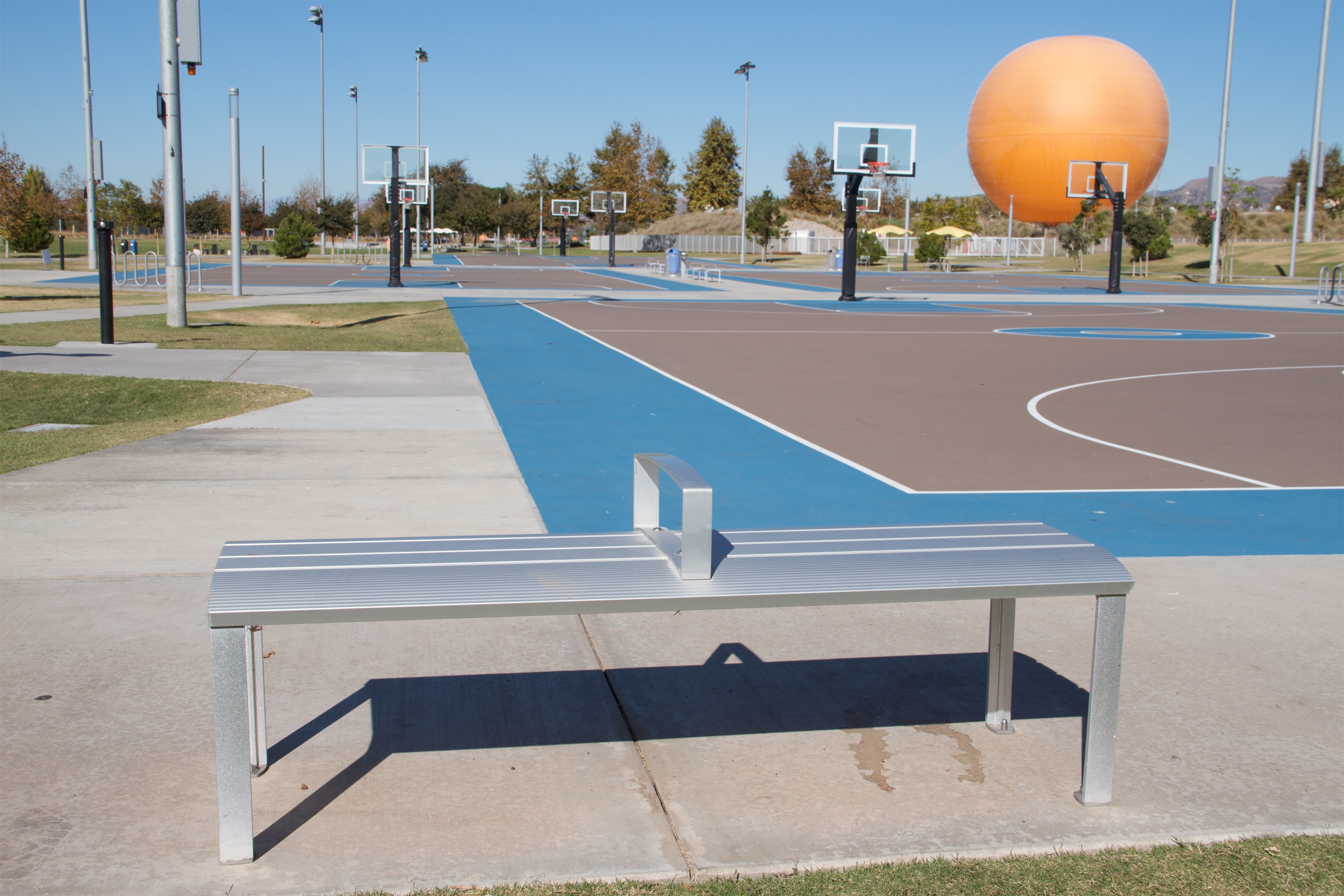 Leer sobre el proyecto Diseño y funcionalidad en un parque polideportivo en Irvine