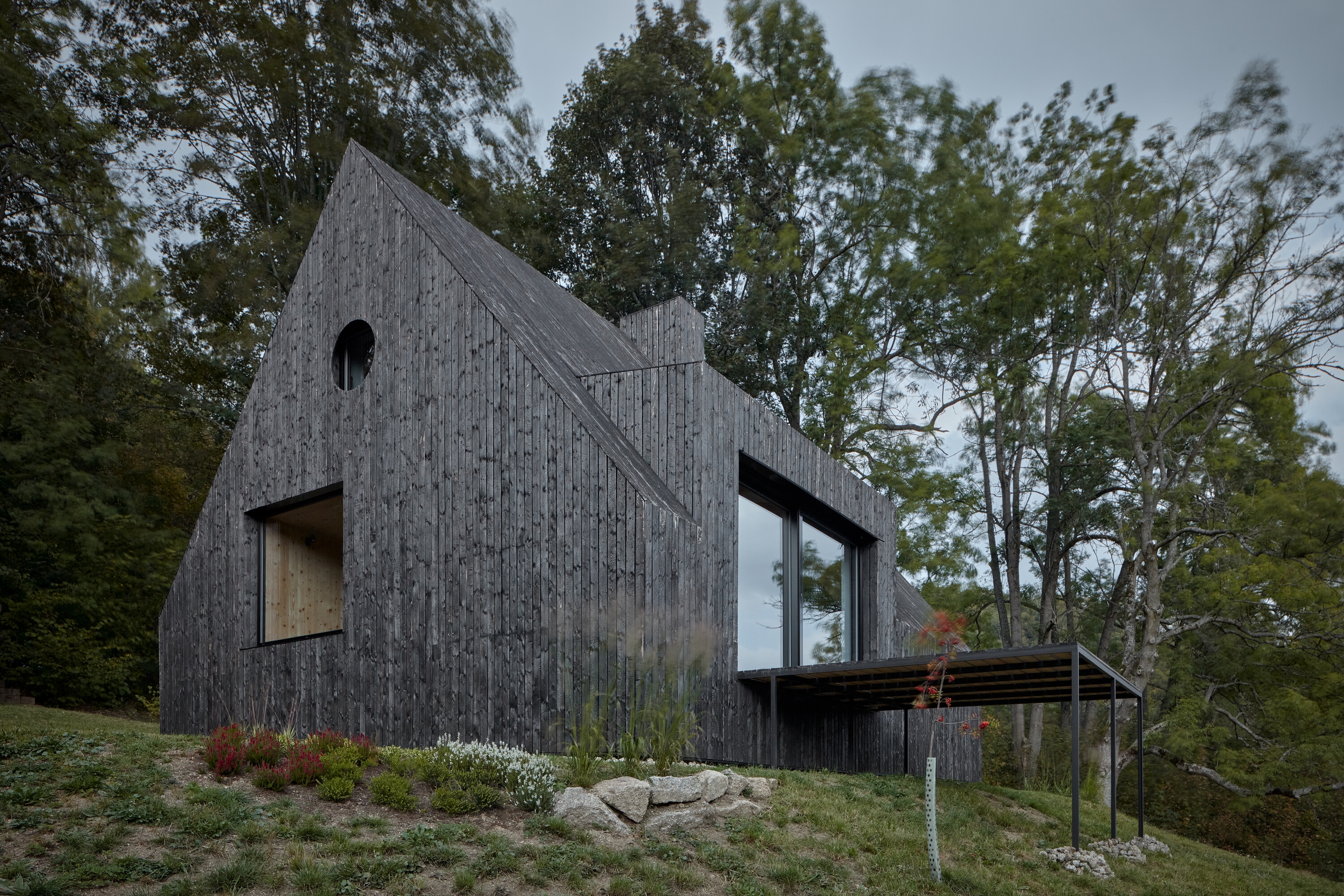 Leggi sul progetto Cottage Pod Bukovkou