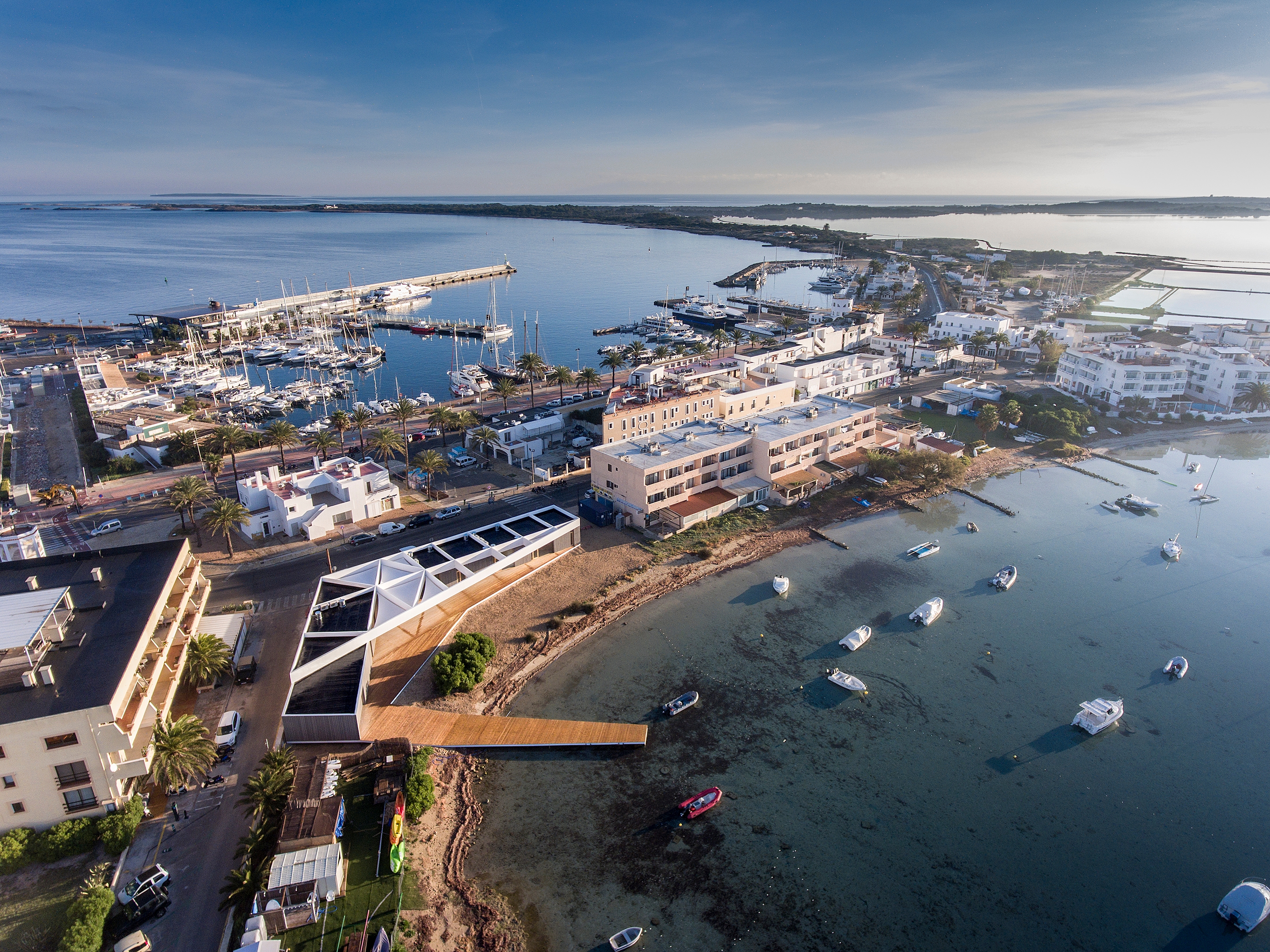 Erfahre mehr über das Projekt Formentera Water Sports Center