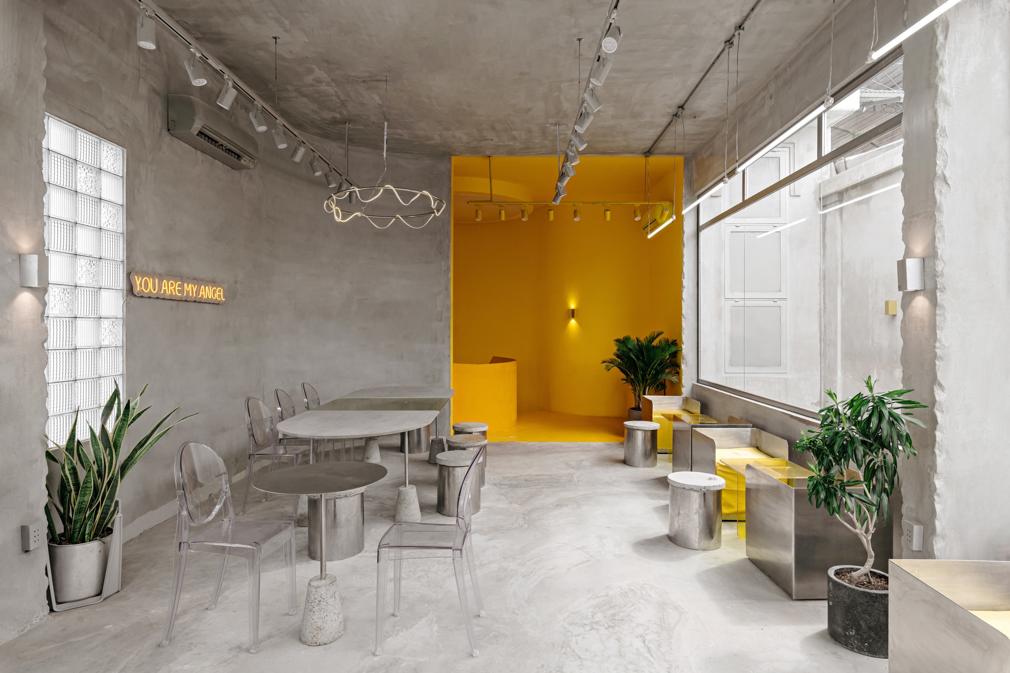 Erfahre mehr über das Projekt Yama Coffee Shop