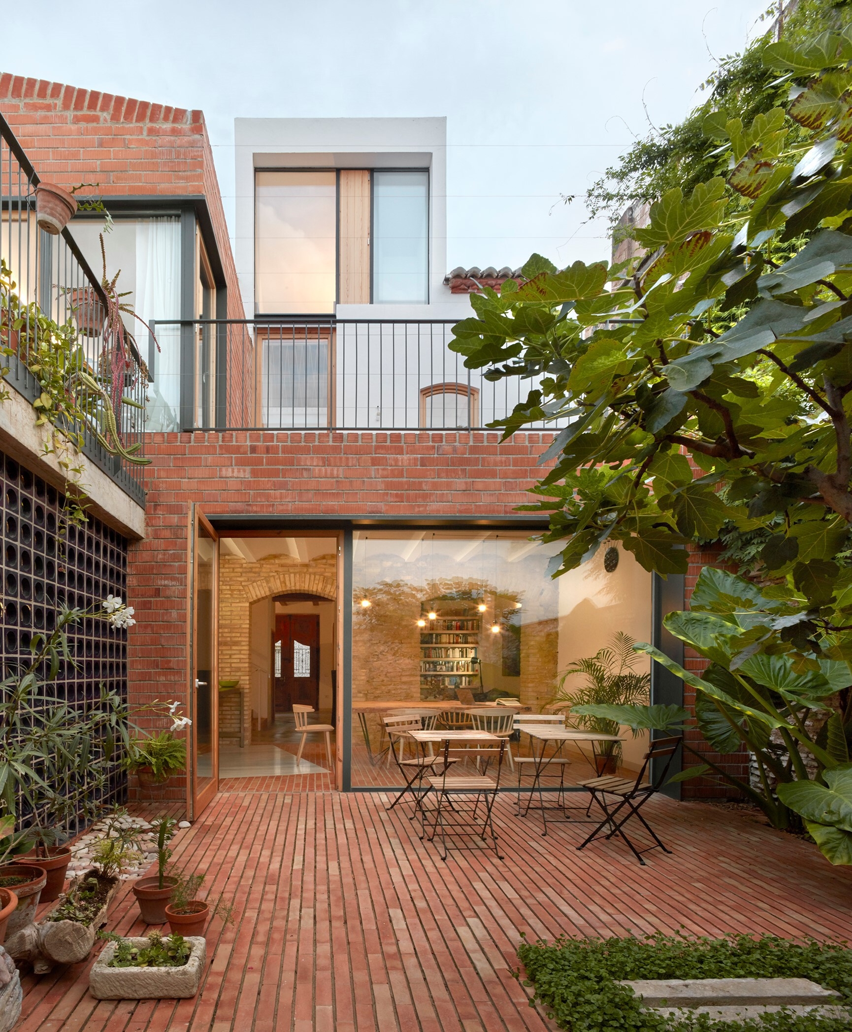 Leer sobre el proyecto Mira House
