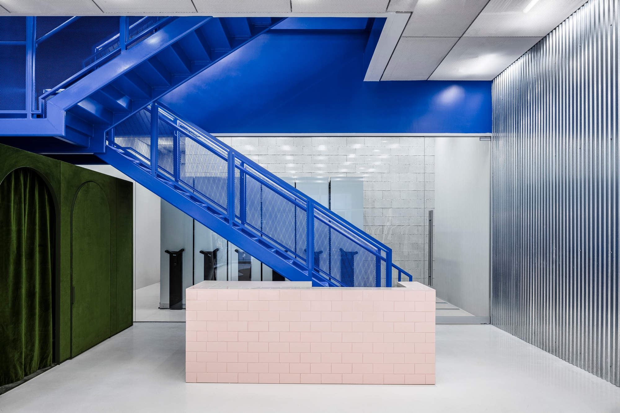 Erfahre mehr über das Projekt Off-White Flagship Store Miami