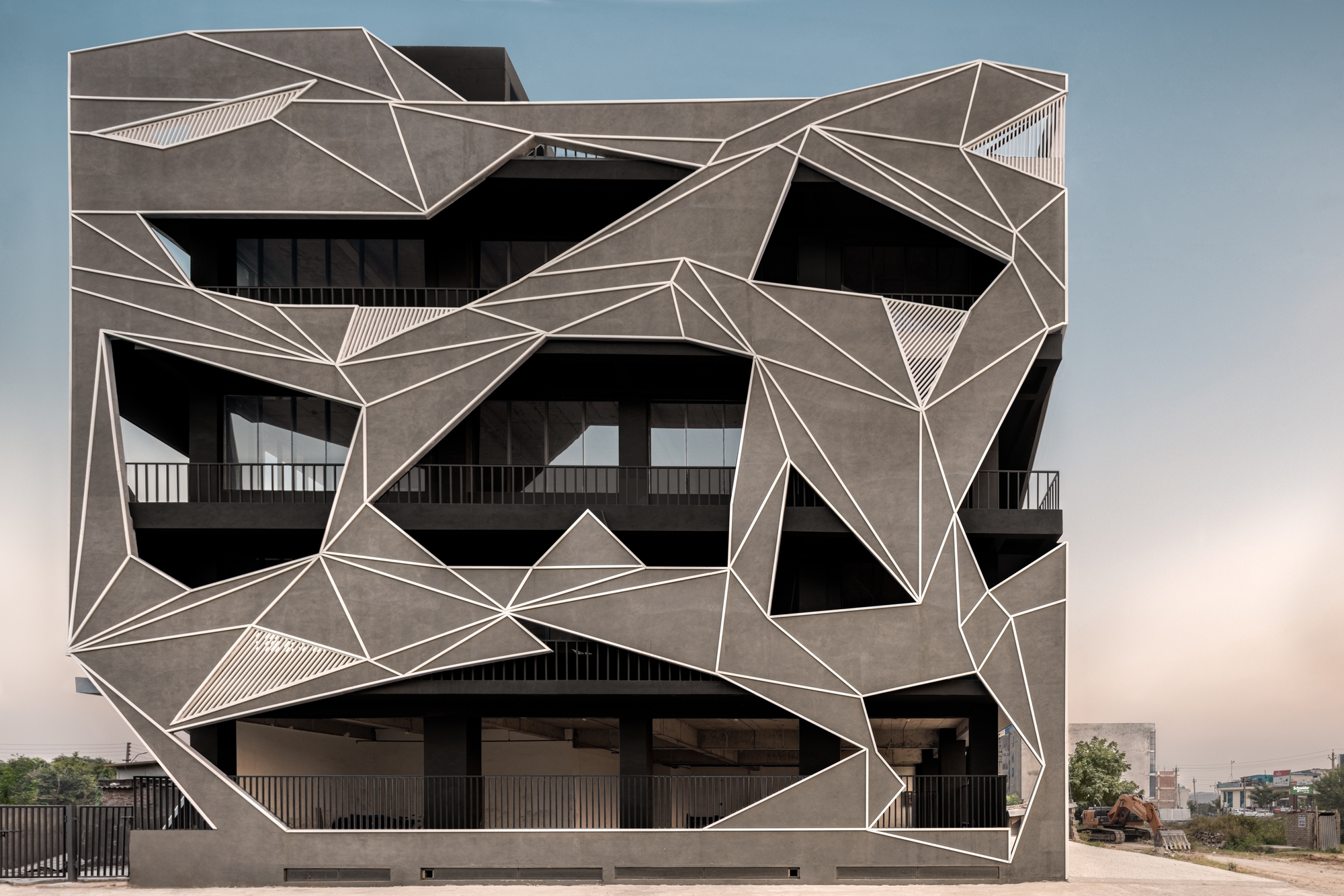 Leer sobre el proyecto Tessalace Commercial Office Space