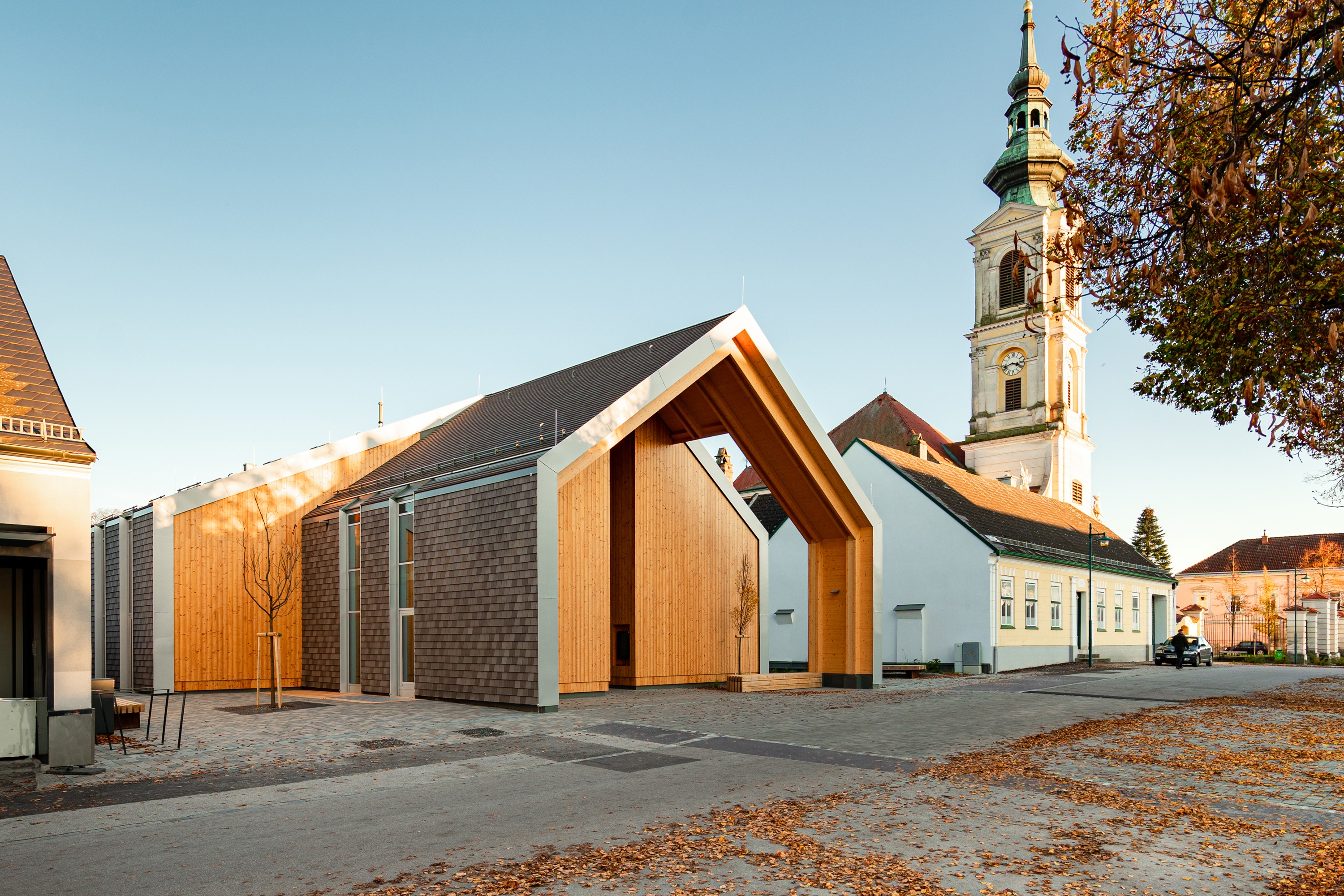 Lees oor projek Großweikersdorf Community Center – everything under one roof