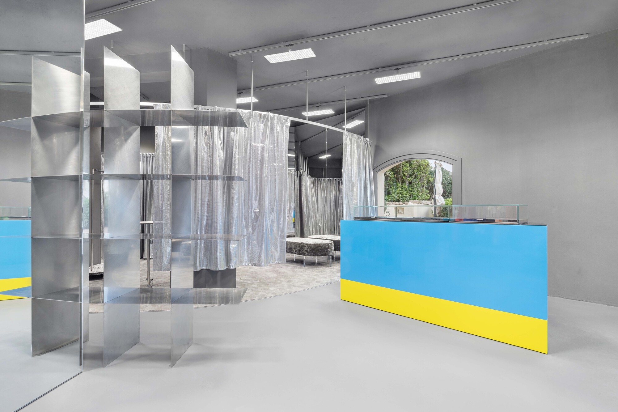 Erfahre mehr über das Projekt Modes Porto Cervo Store