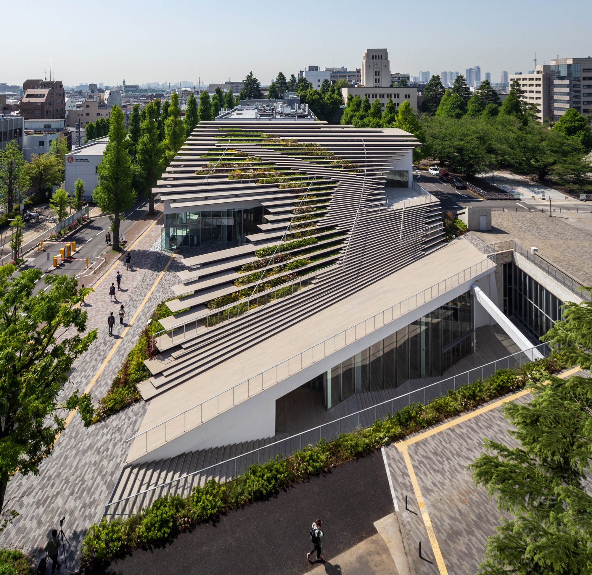 Erfahre mehr über das Projekt Tokyo Institute of Technology Hisao & Hiroko Taki Plaza