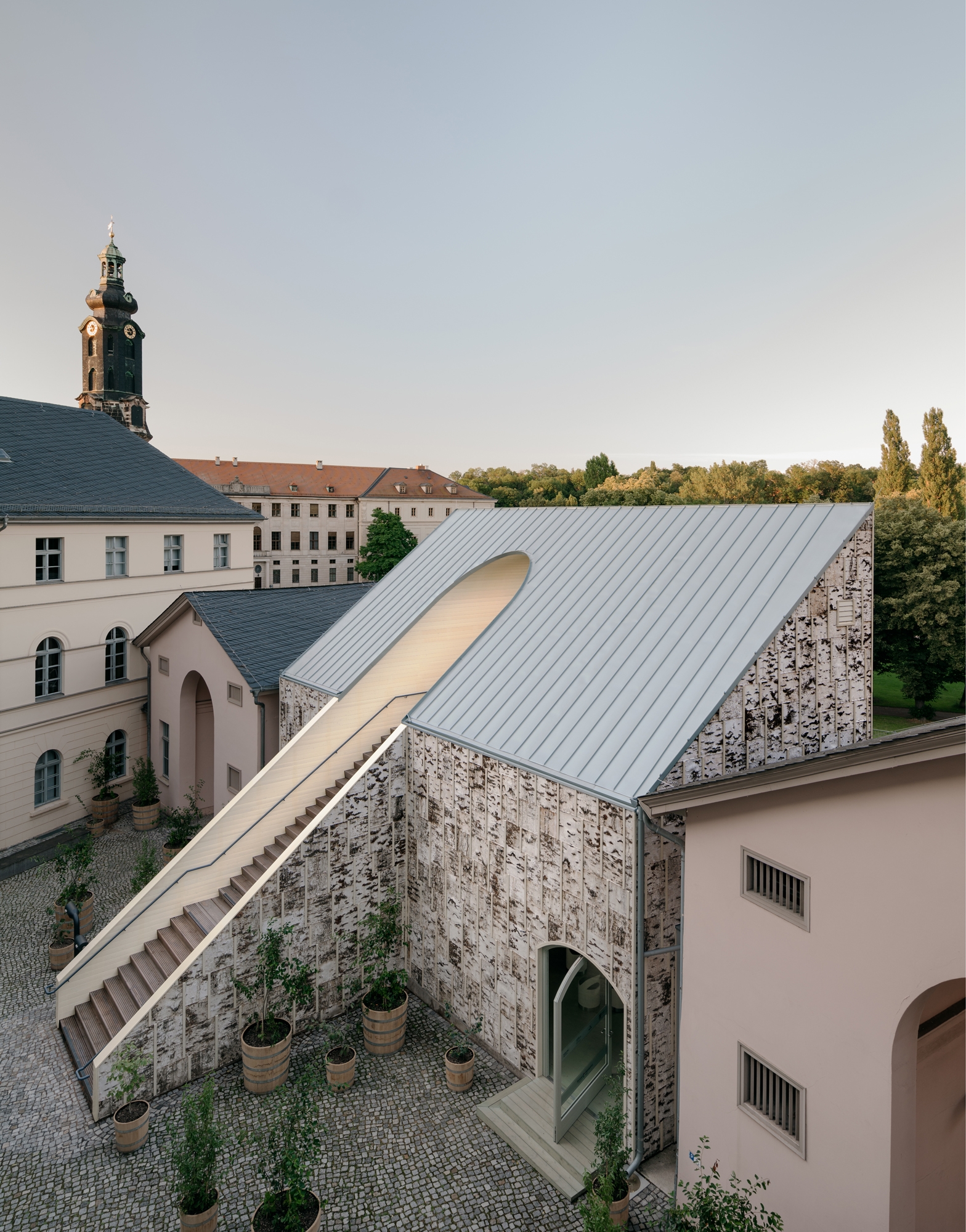 Leggi sul progetto Portal at the Stadtschloss