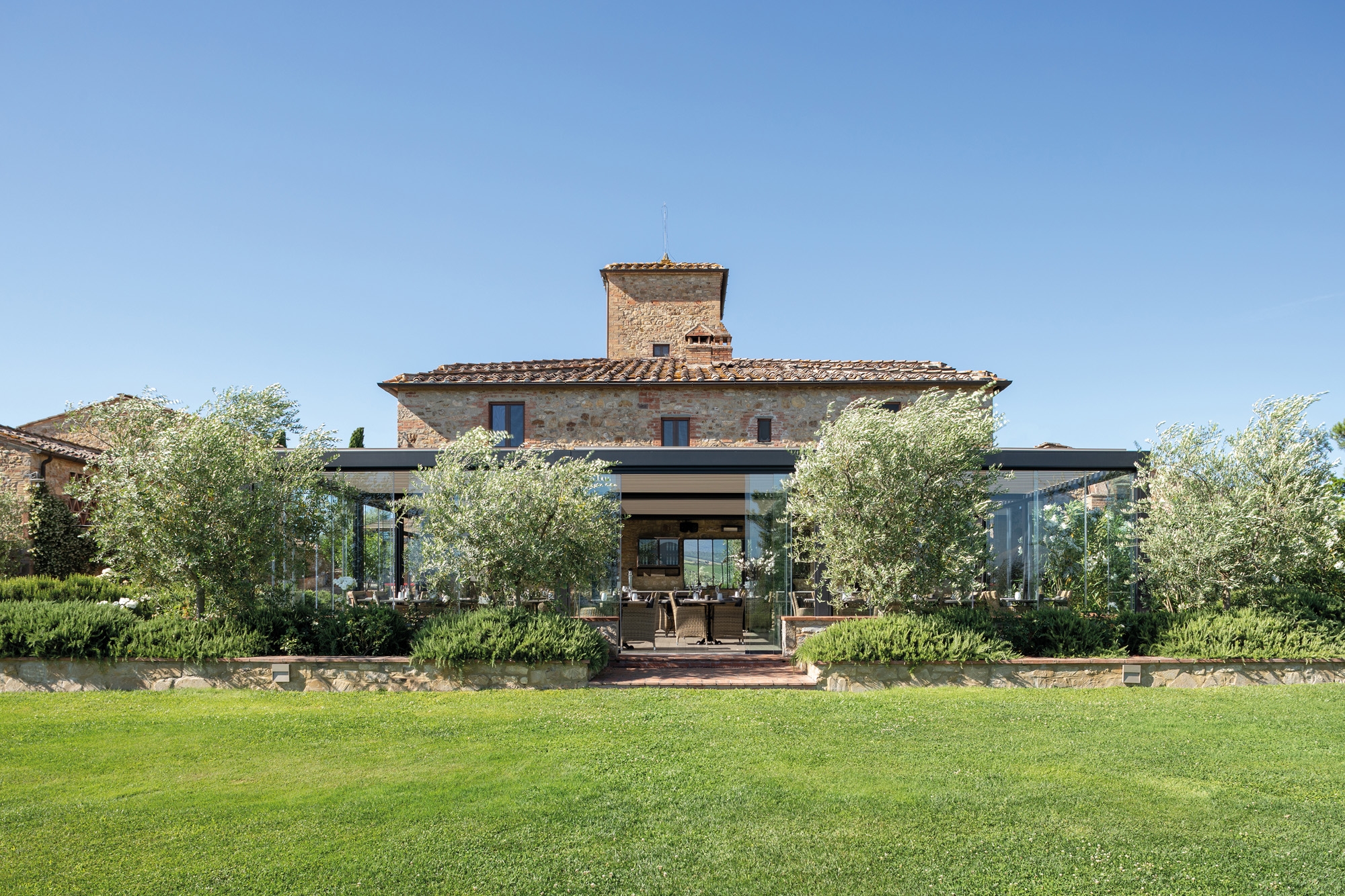 Read about project Opera at Locanda Le Piazze boutique hotel. Eco-comfort among Chianti hills