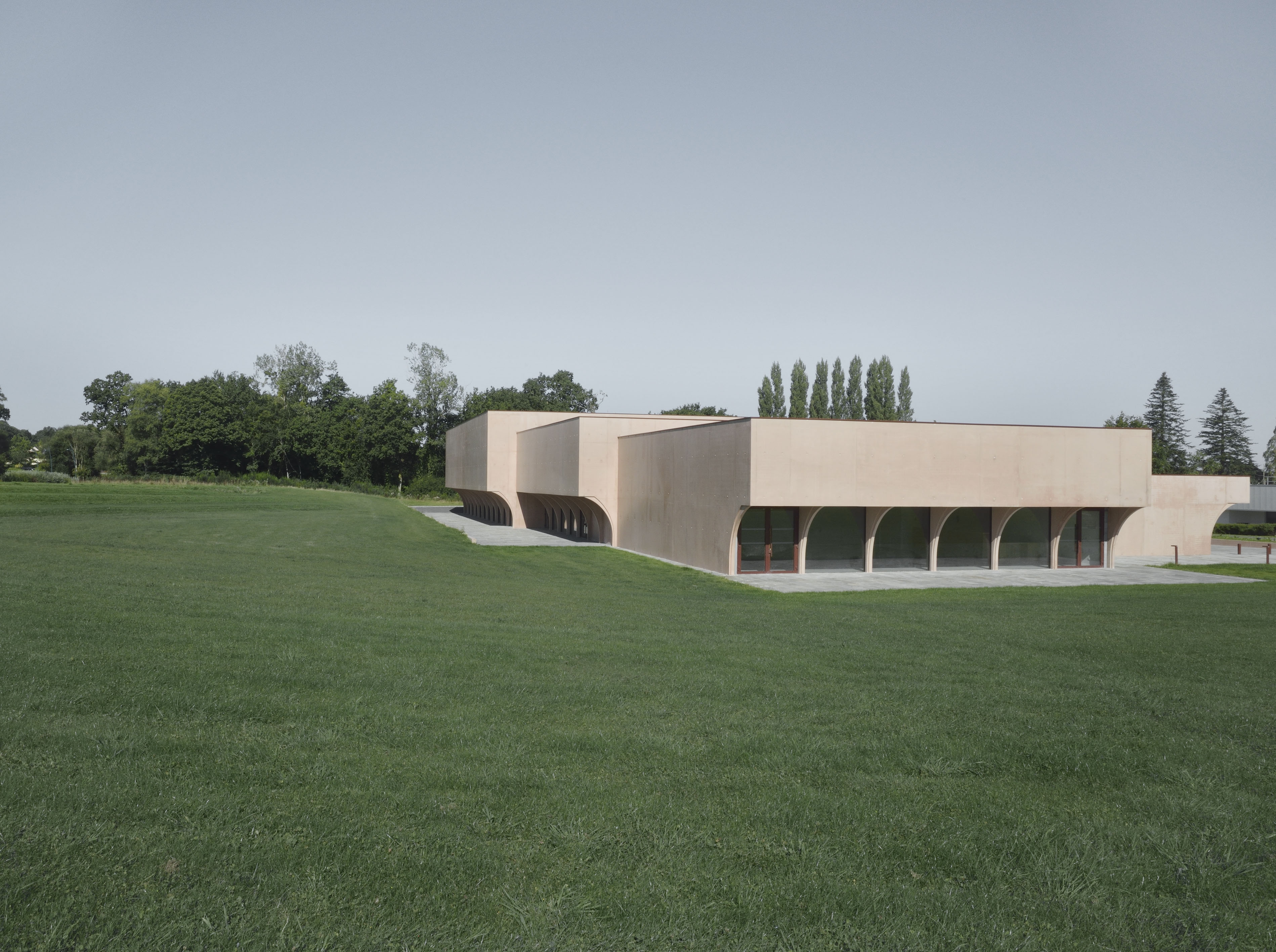 Leggi sul progetto An Ty Roz Multipurpose Ballroom