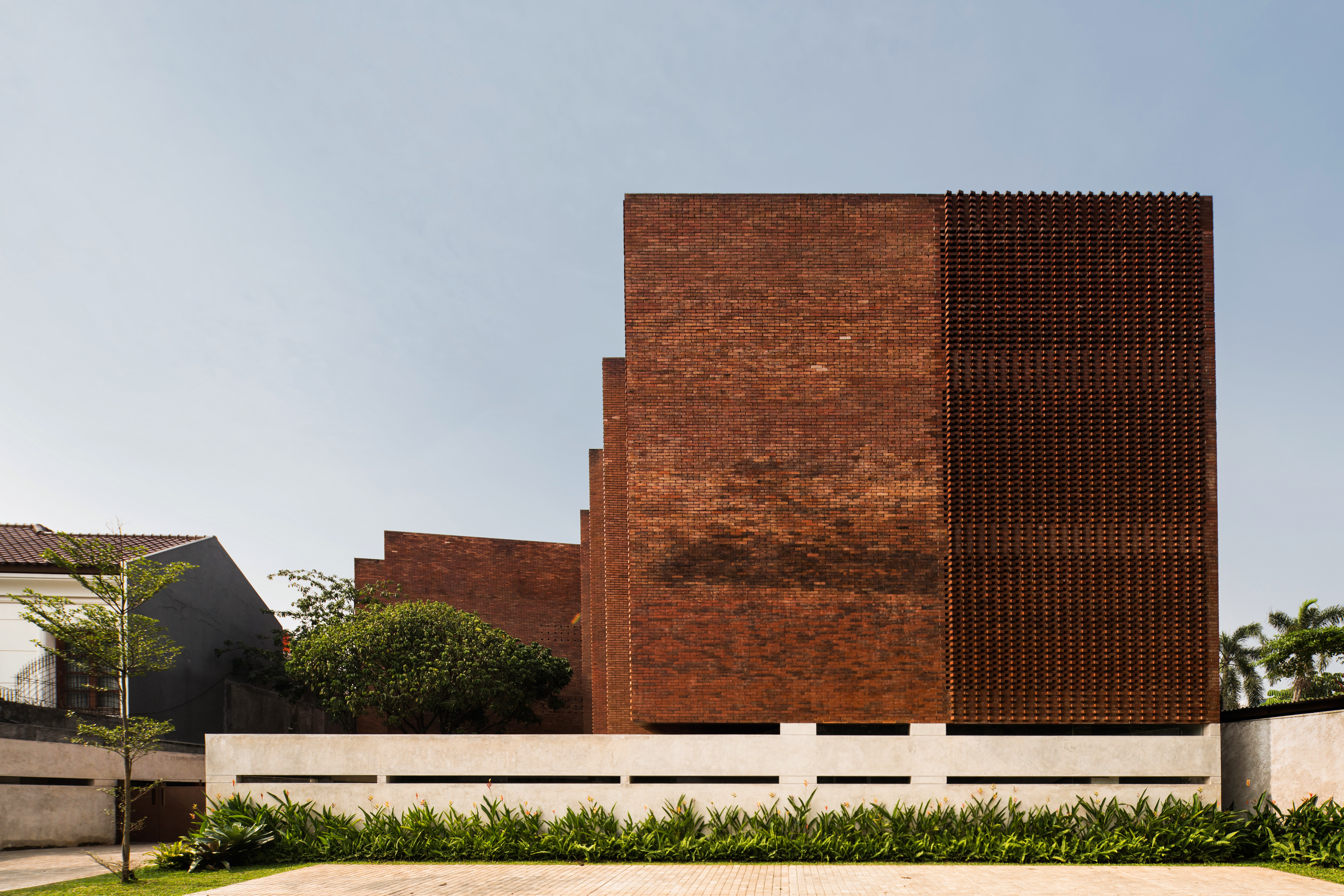 Read about project Kos Haji Baun Public Residence