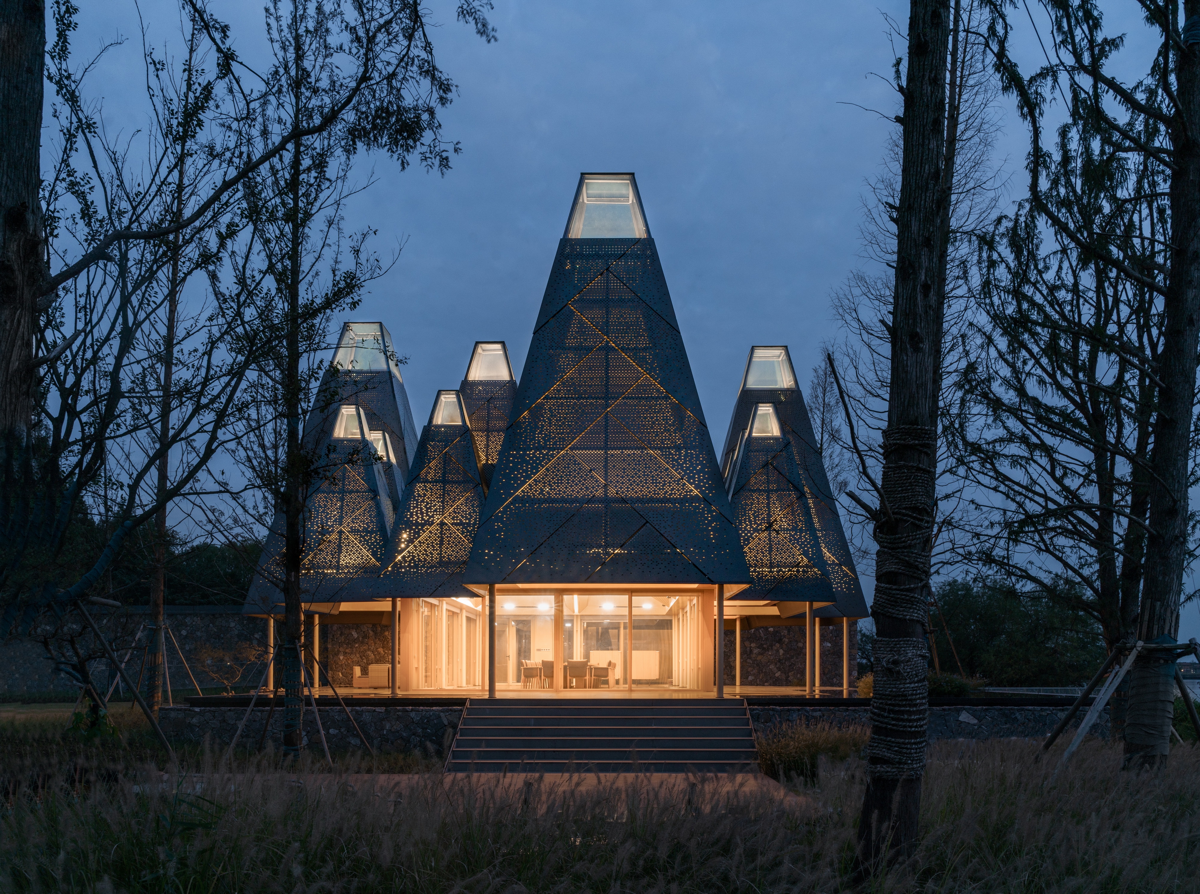 Leer sobre el proyecto Restaurant of Metasequoia Grove in Shan Wan Village