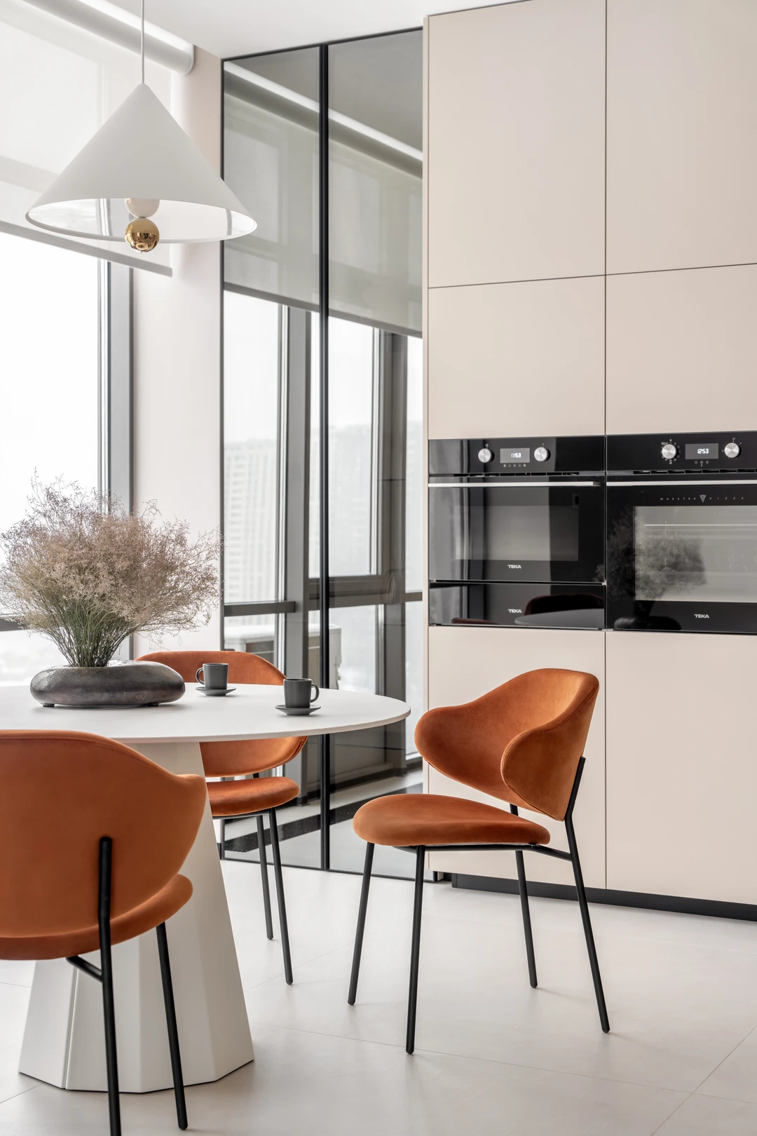 Leggi sul progetto Modern Oasis of Sensual Minimalism