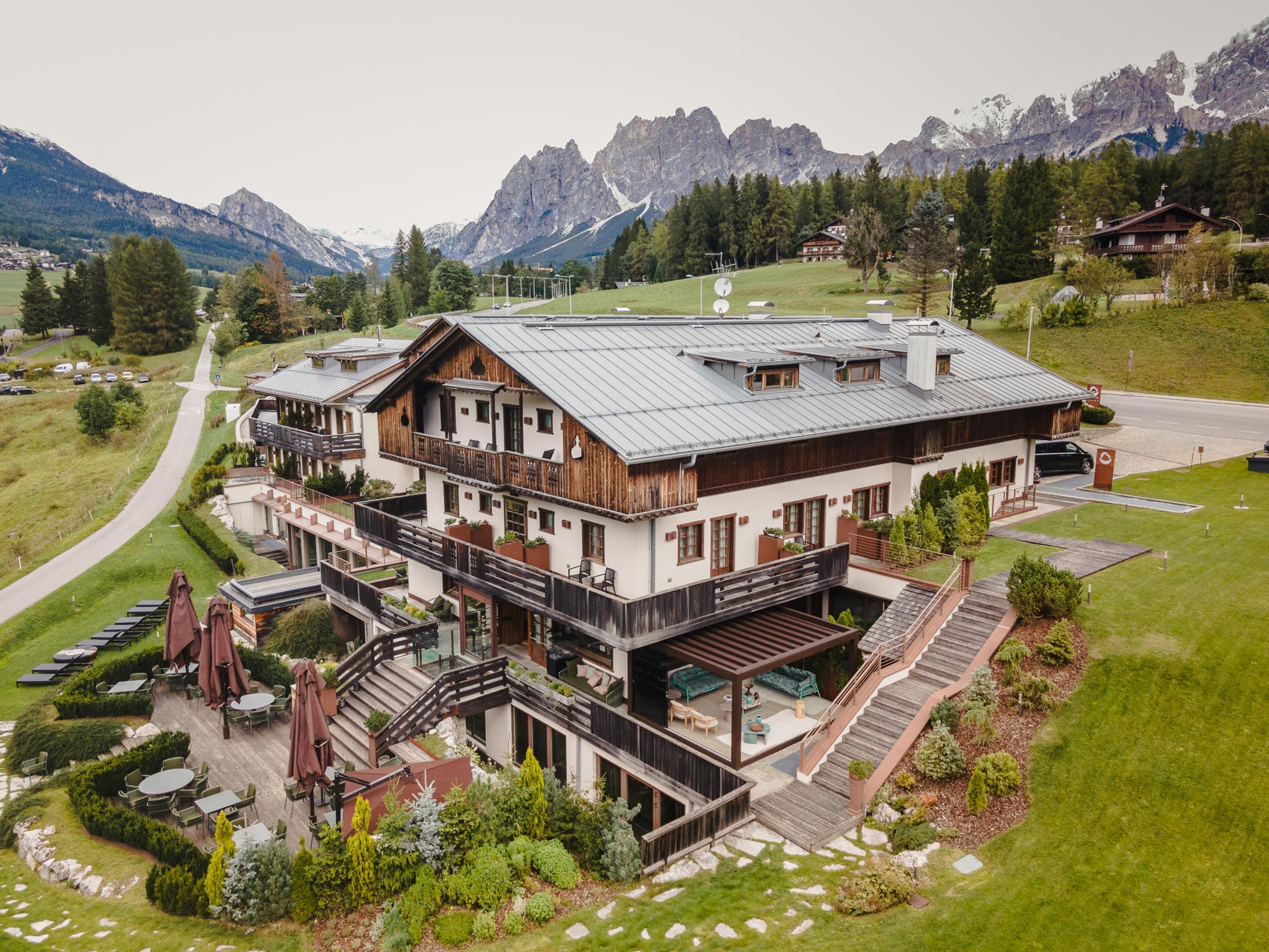 Read about project Carrera: The “Cabrio” dehors in the heart of the Dolomites