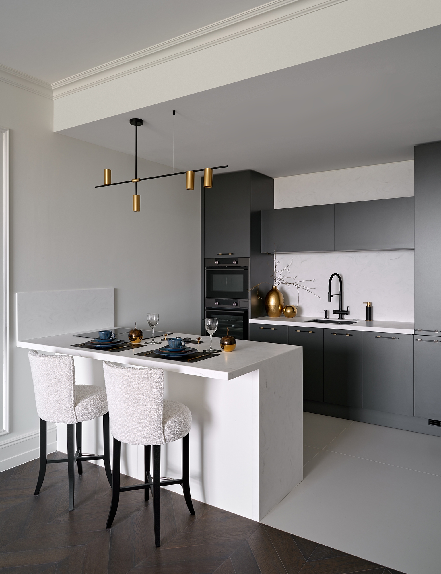 Leggi sul progetto A Stylish and Functional Apartment