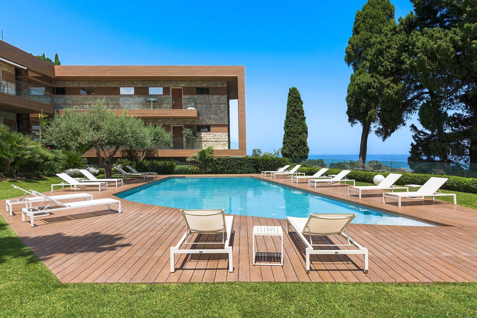 Lees oor projek Mon Repos Avenir