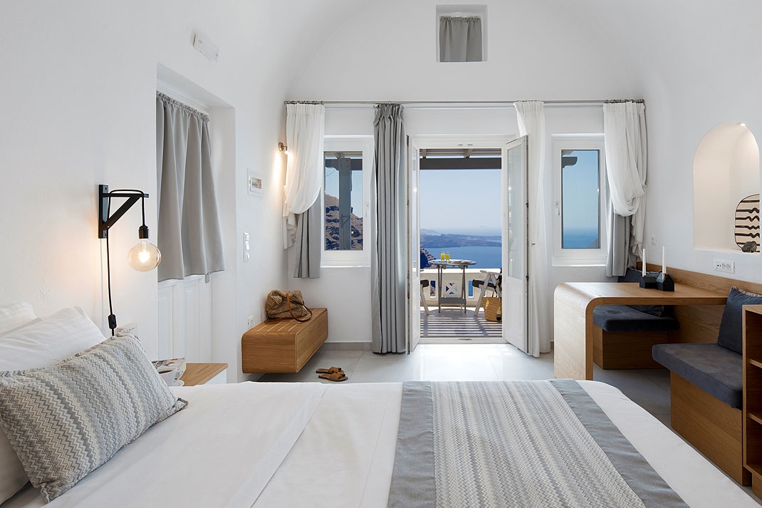 Read about project Santorini princess