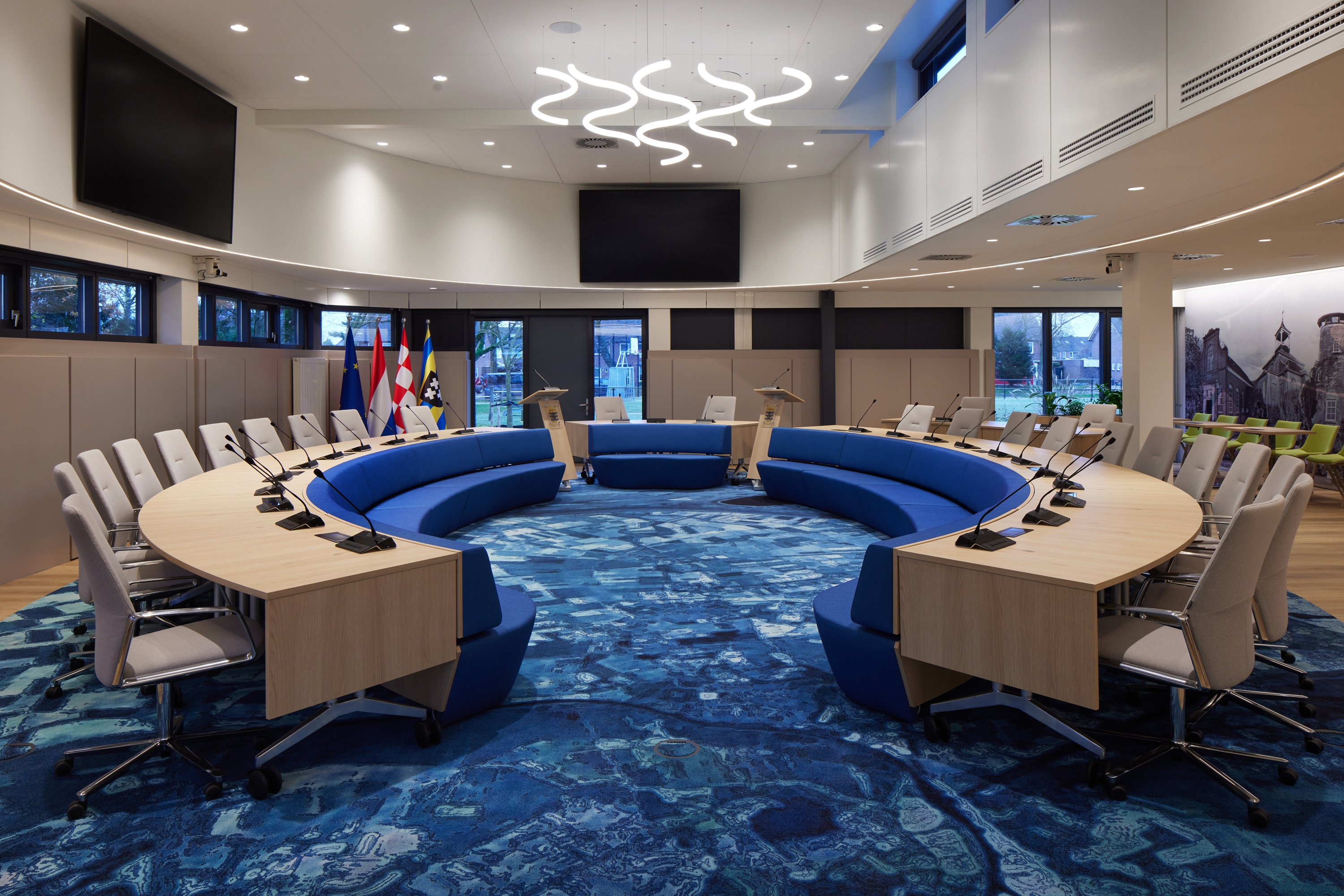 Erfahre mehr über das Projekt Council chamber, Drimmelen municipality, Made, Netherlands