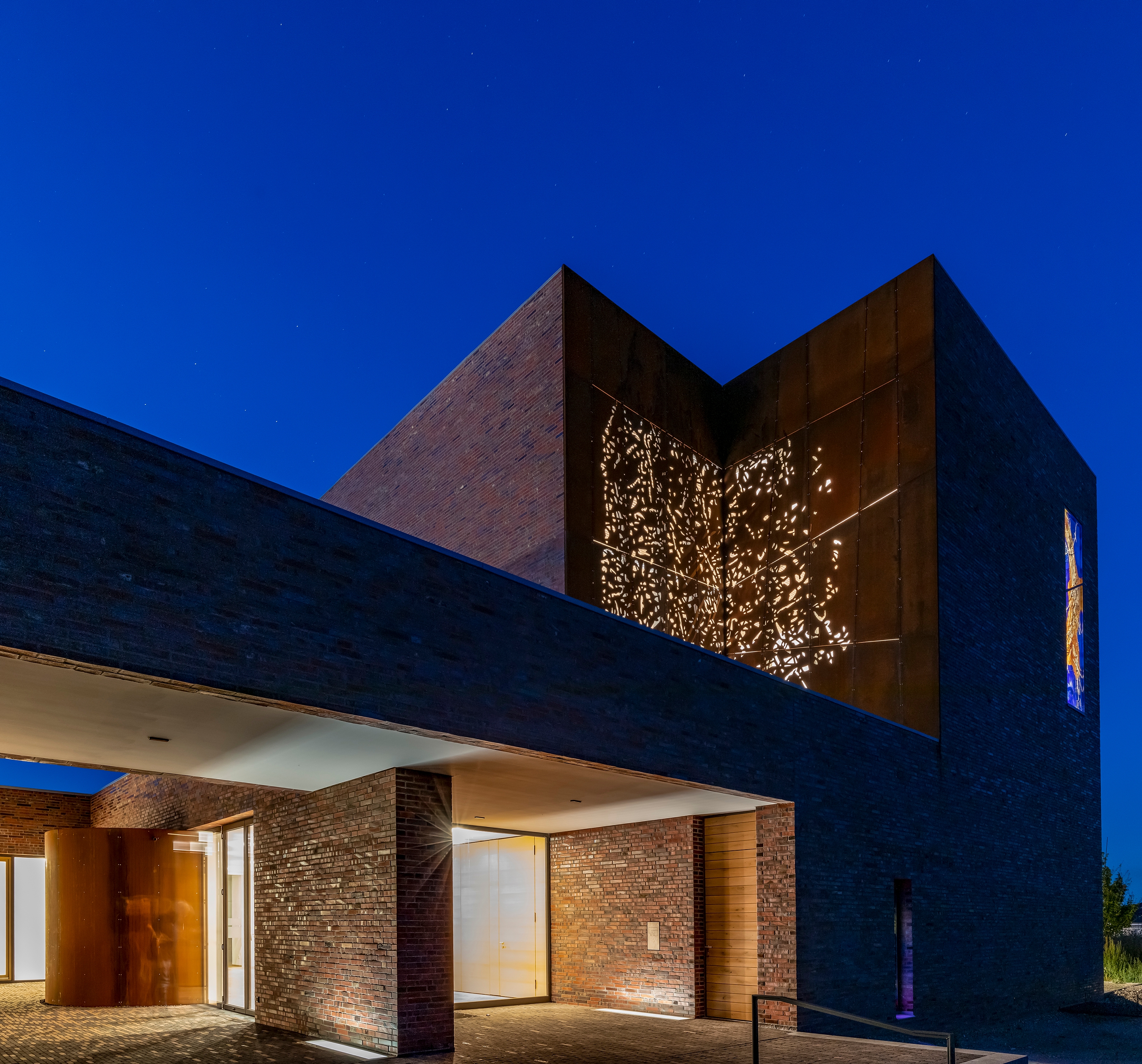 Read about project St. Petrus Community Center