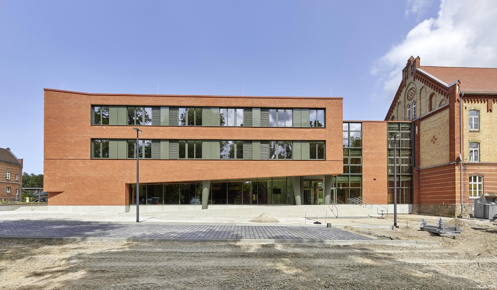 Leer sobre el proyecto Regional School Neukloster