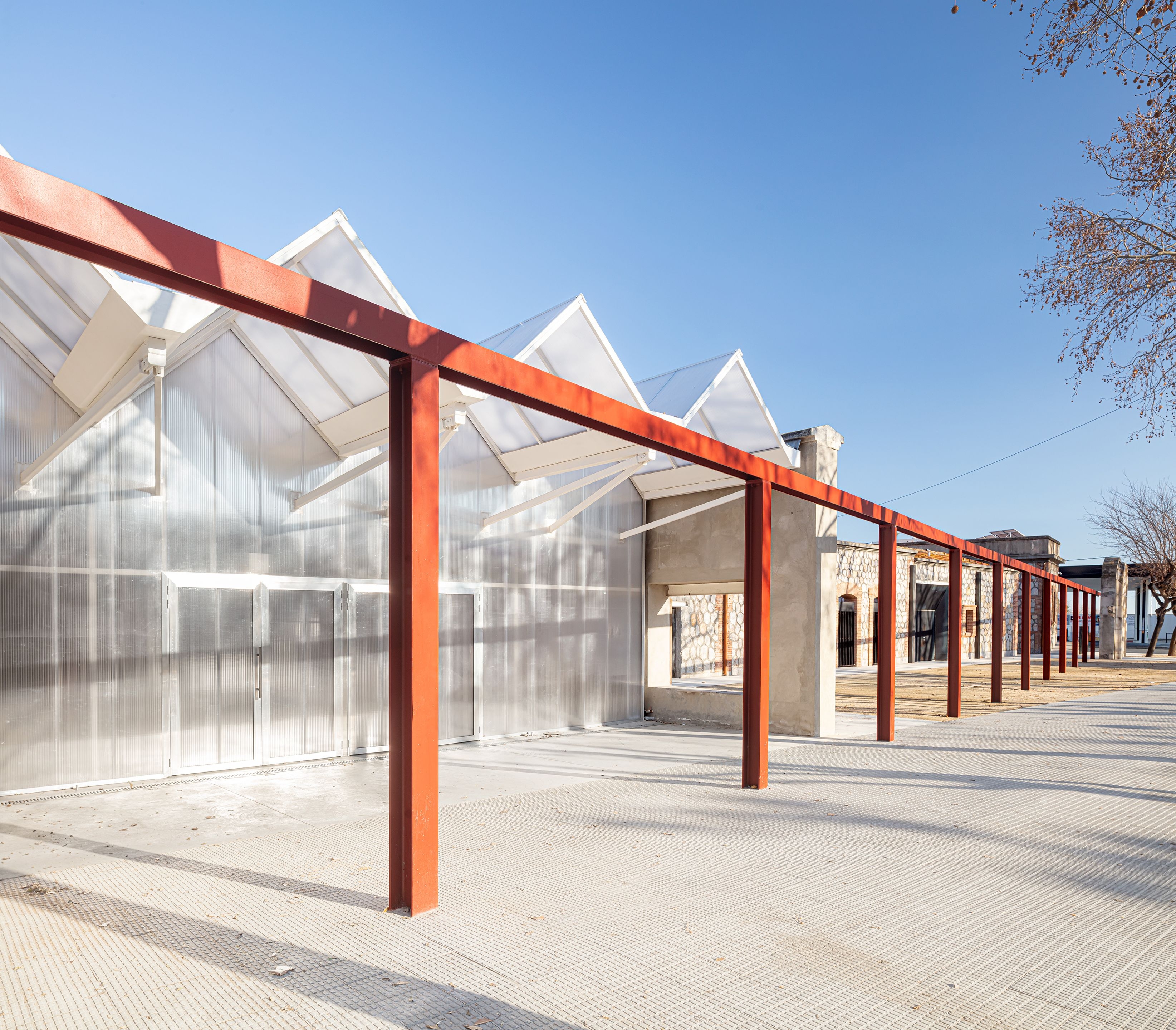 Read about project El Roser Social Center