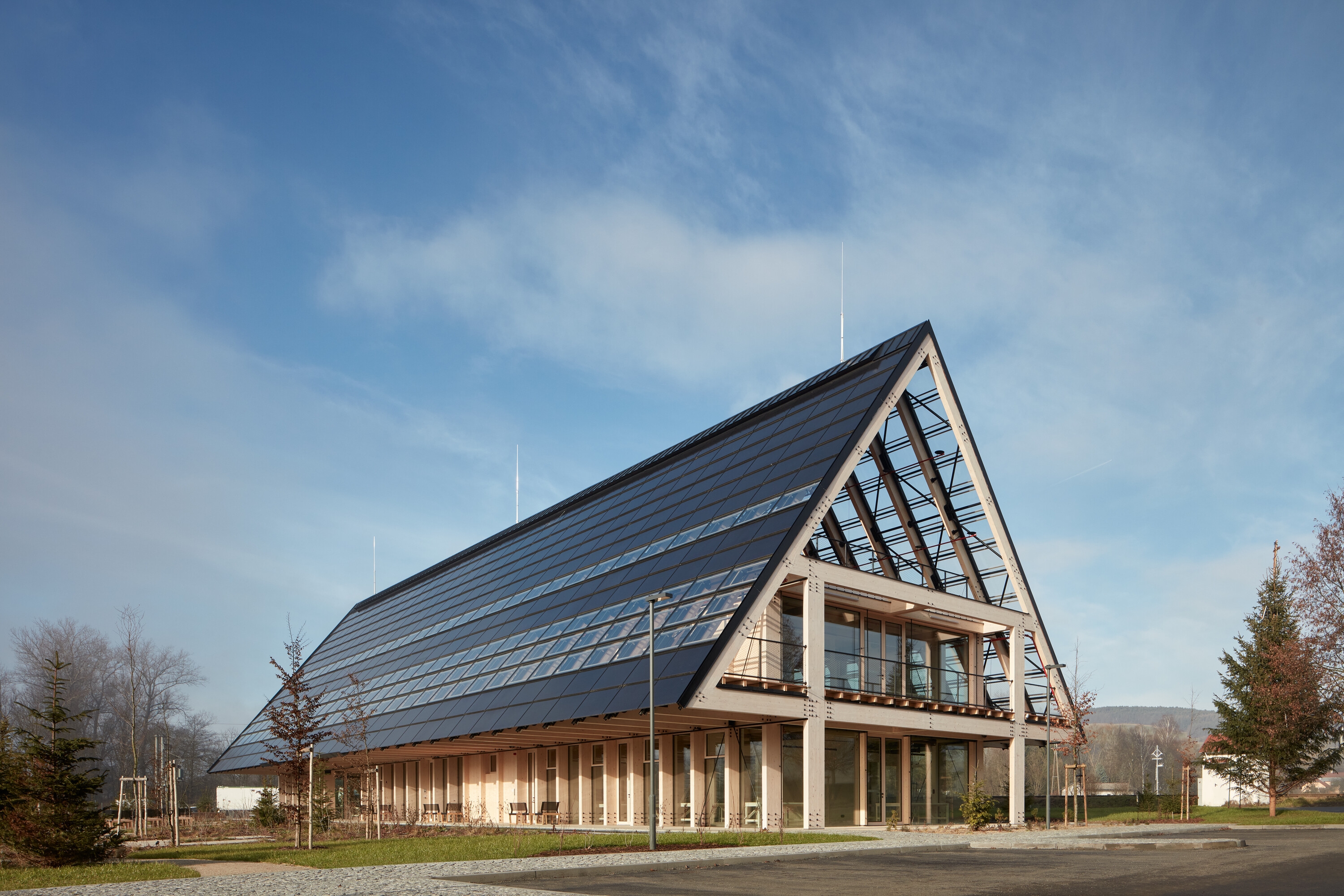 Leggi sul progetto Kloboucká Lesní Headquarters