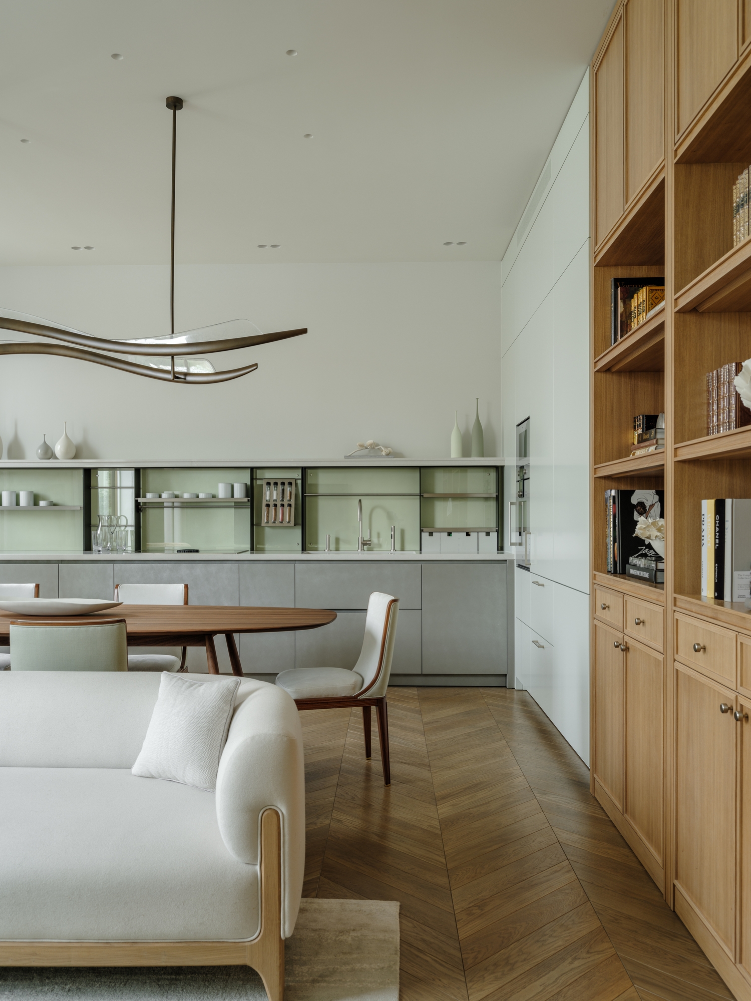 Leggi sul progetto Modern Apartment Where Slow Living Trend Meet Exquisite Designs