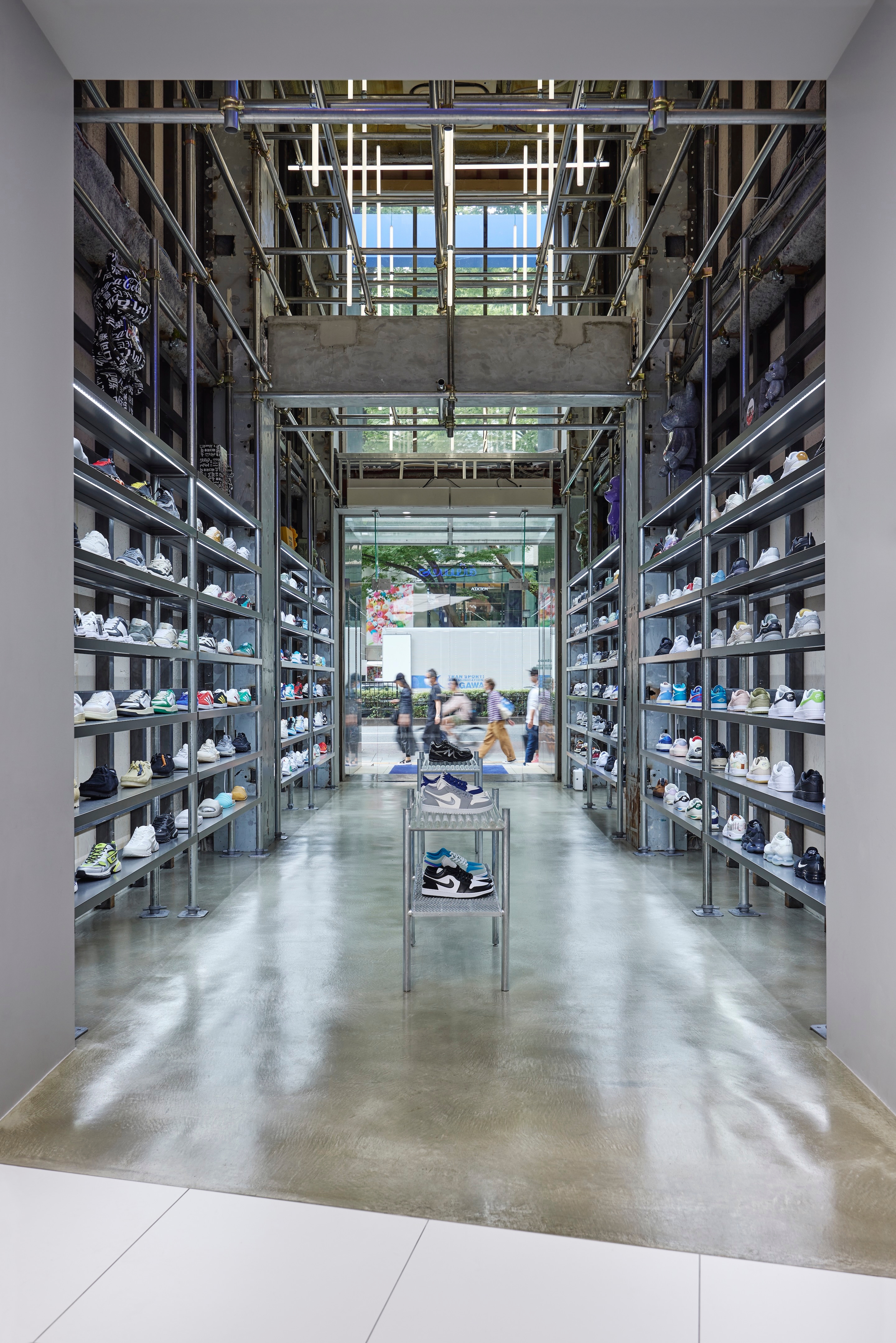 Leer sobre el proyecto atmos BLUE Omotesando Store