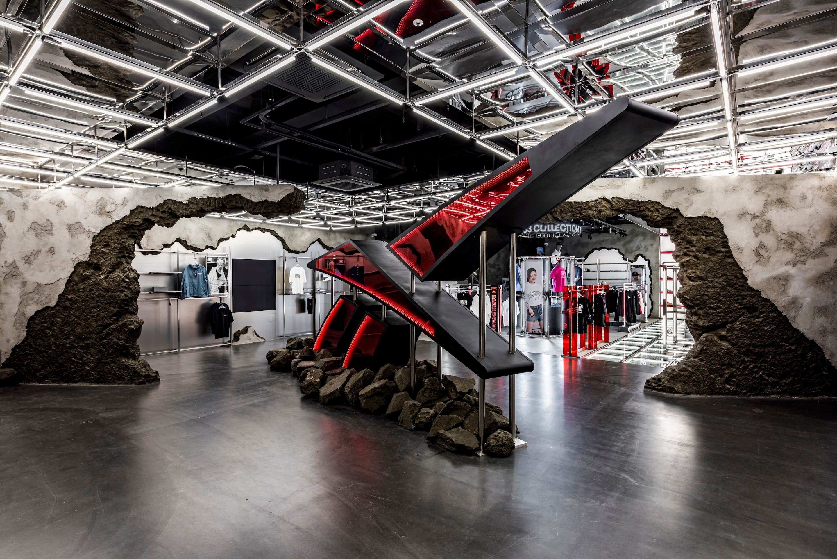 Lire à propos du projet Reebok Flagship Store