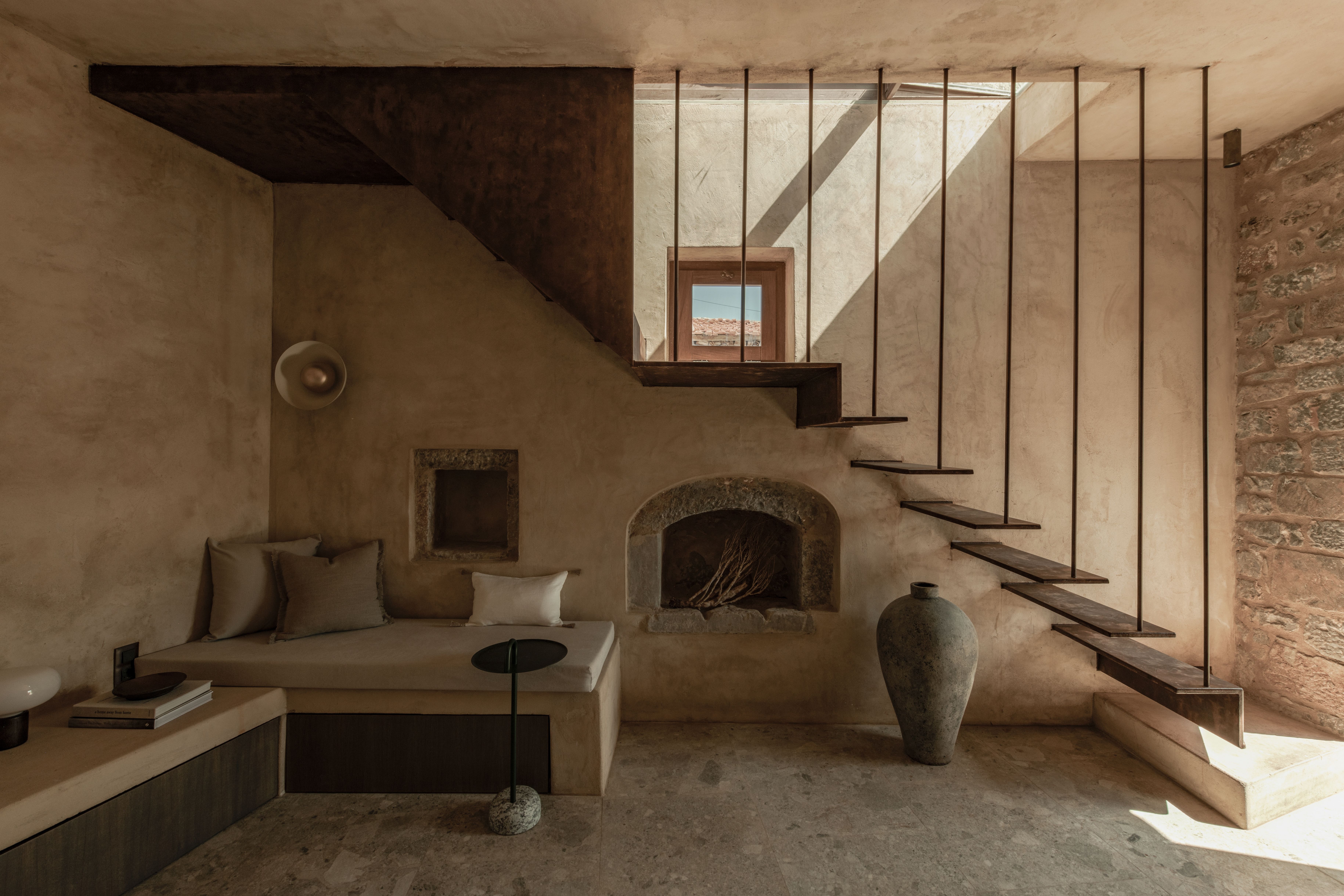Read about project Drakoni House