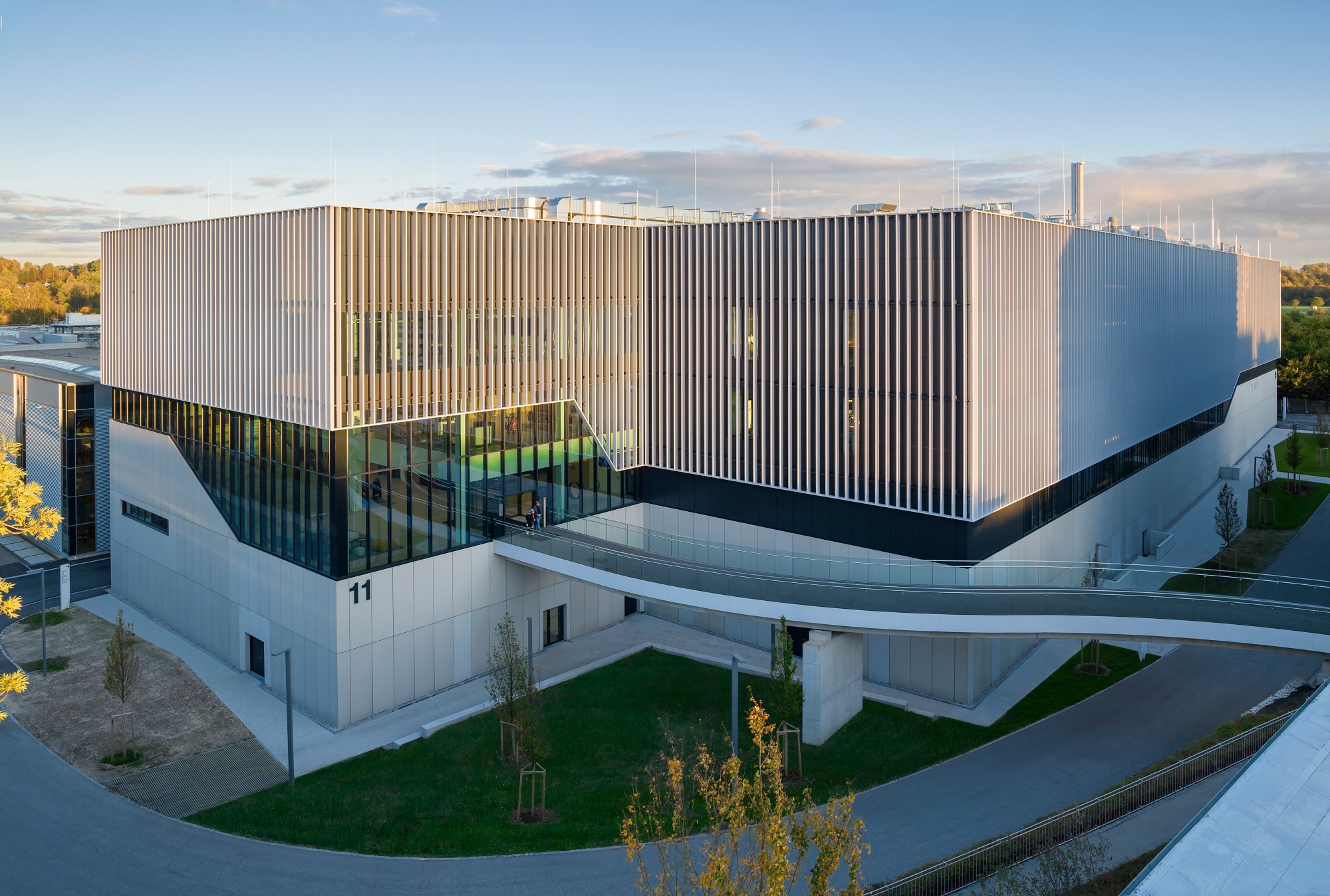 Read about project Facade of the Hilti Innovation Centre at the Kaufering Site