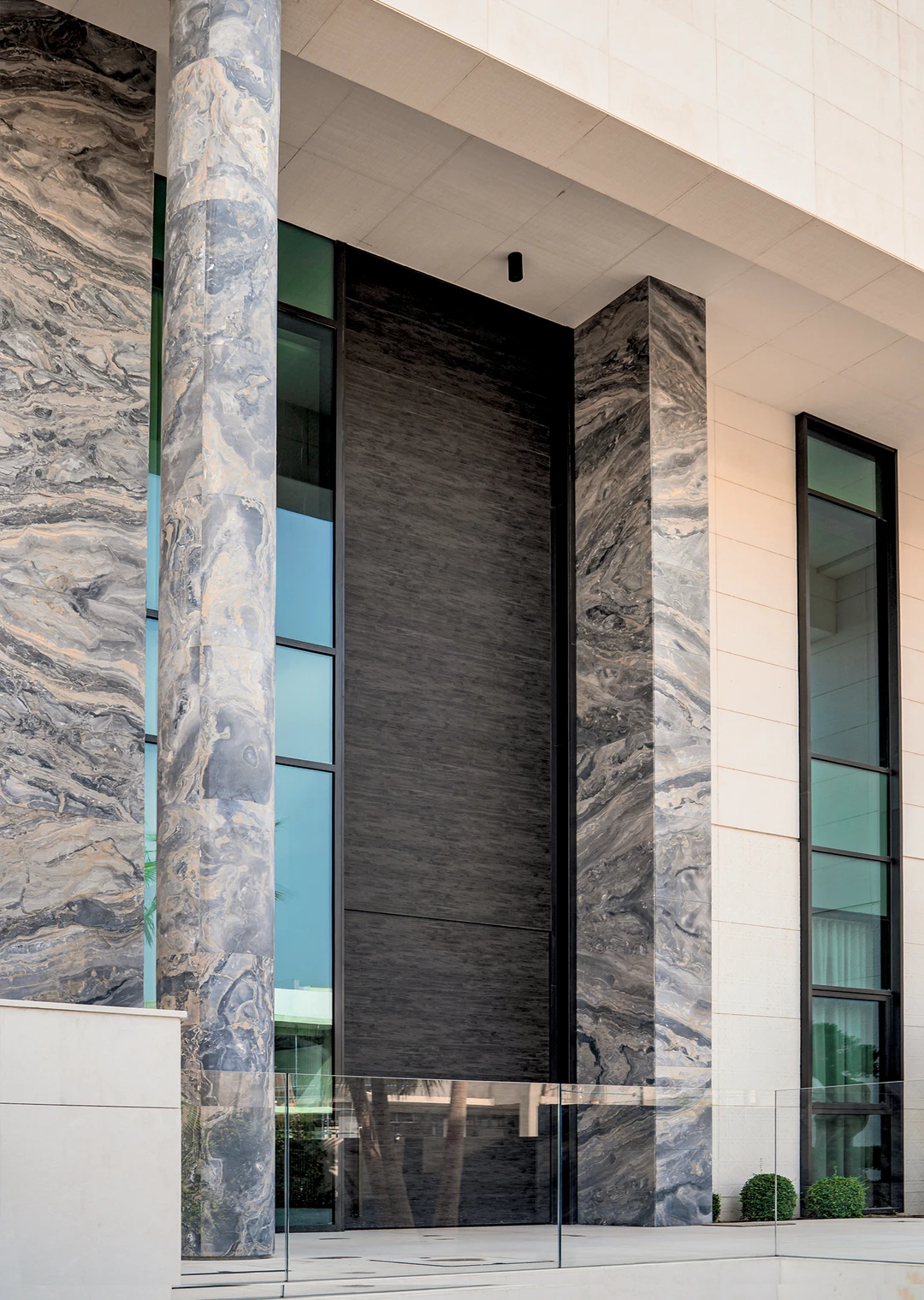 Erfahre mehr über das Projekt Pearl Jumeirah Island, Dubai ABK Private Villa Development in collaboration with: Oikos Atelier Dubai