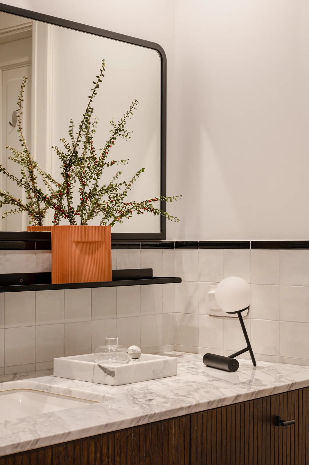 Leer sobre el proyecto Pied-à-Terre With a Lot of Wood