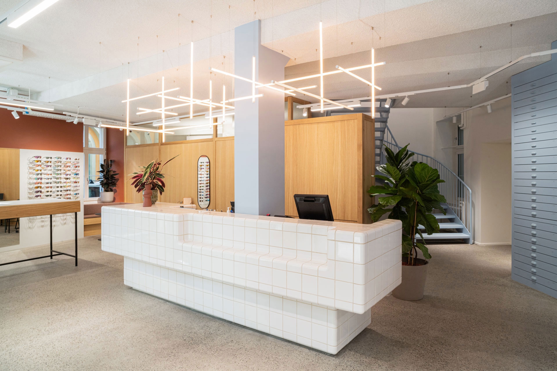 Read about project RETAIL DESIGN / OPTIKER / ROOST