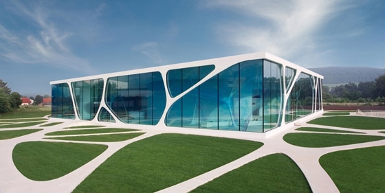 Lees oor projek Leonardo Glass Cube