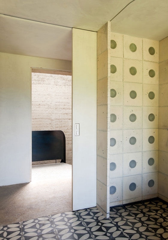 rammed-earth-house--rauch-