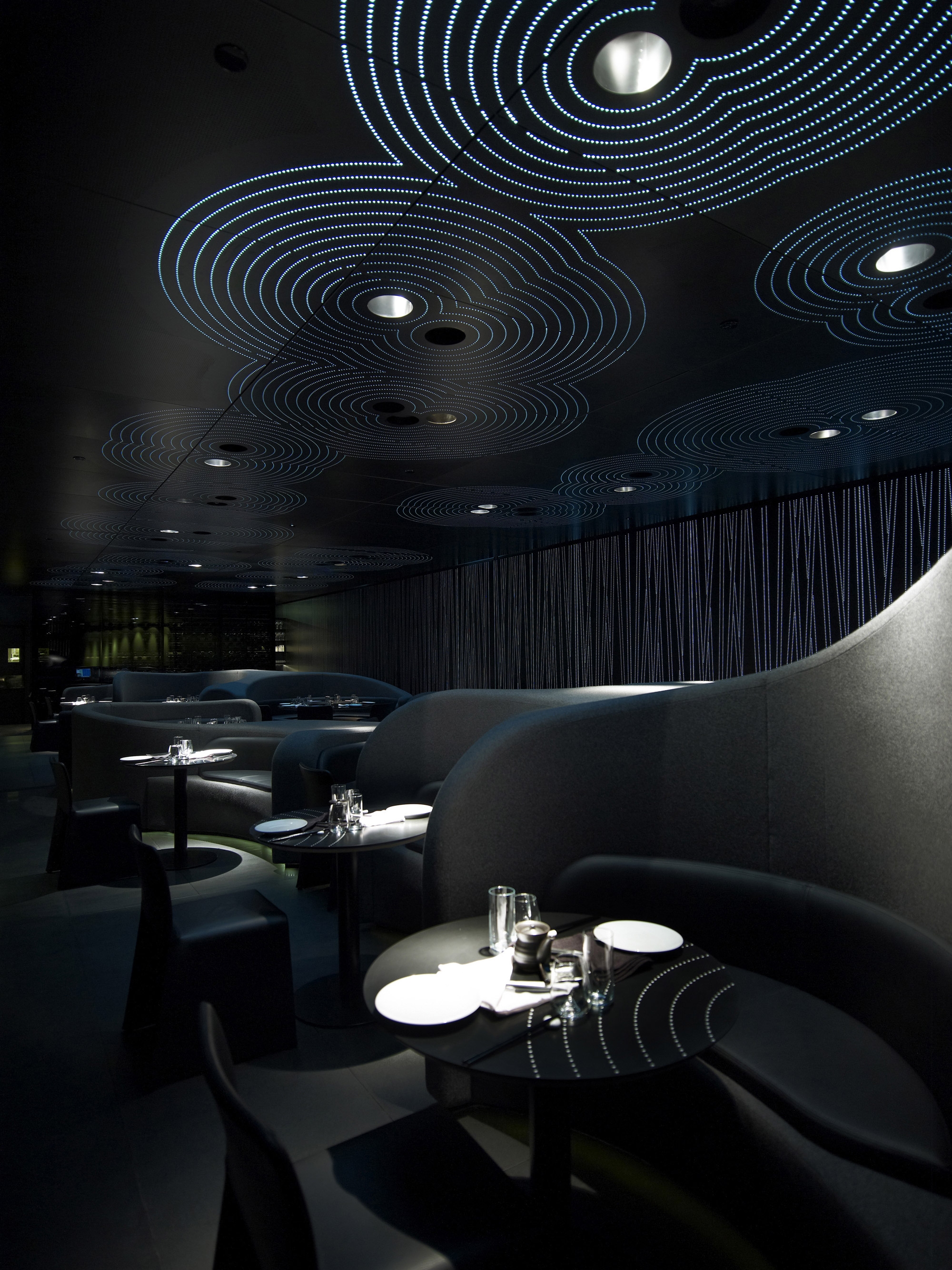 Lees oor projek Chan restaurant at The Met