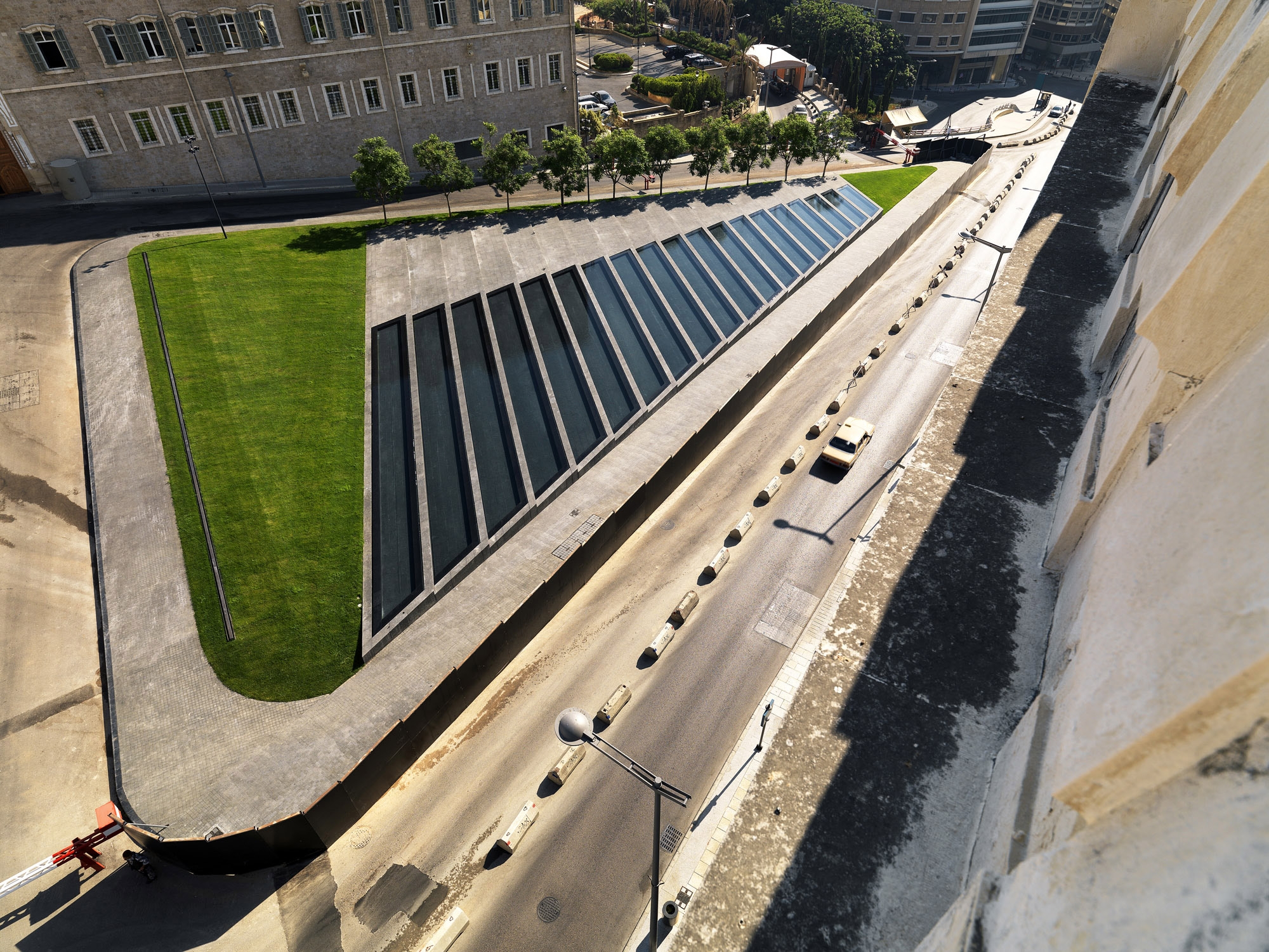 Leer sobre el proyecto Hariri Memorial Garden