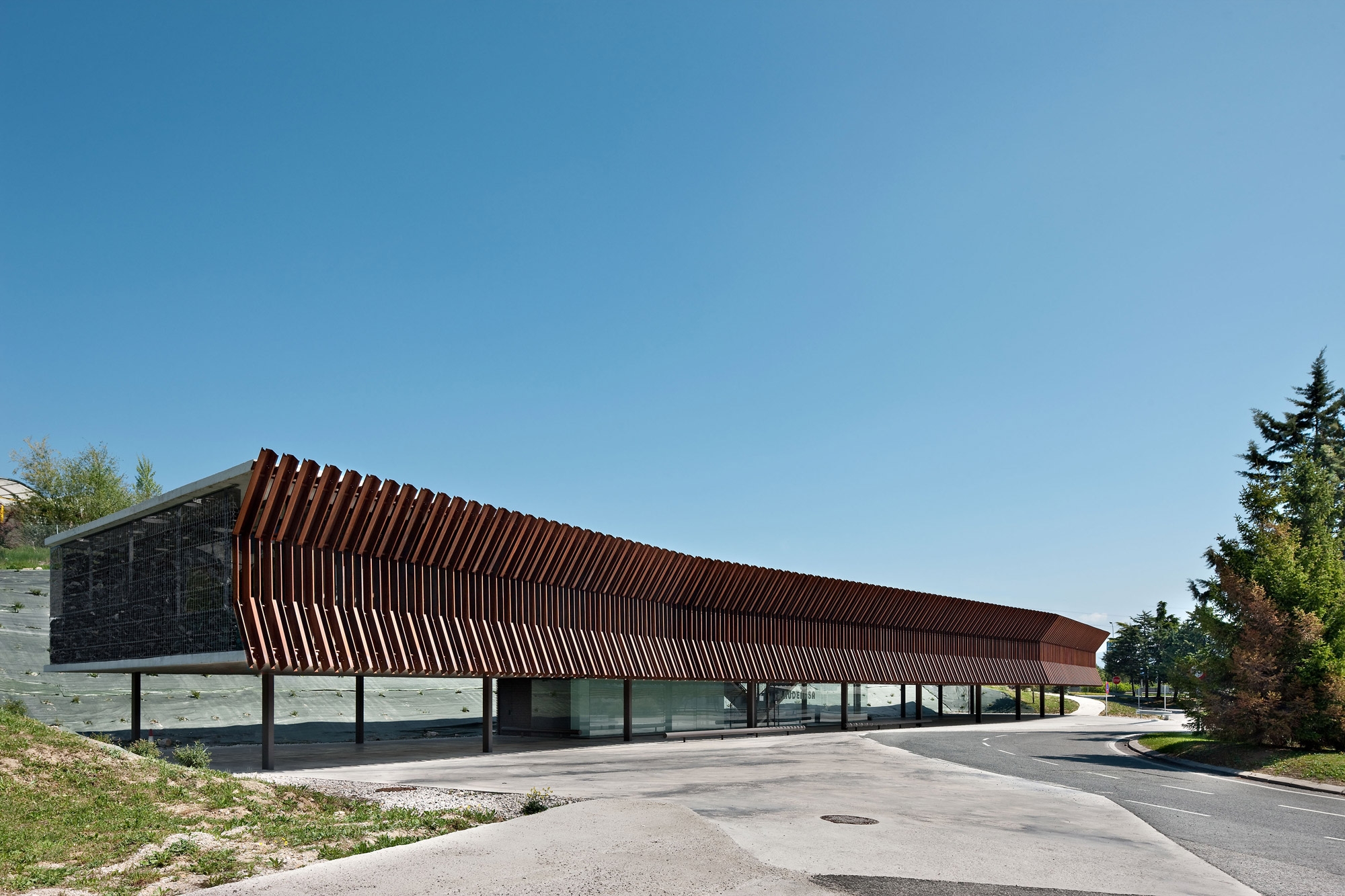 Read about project OFFICE BUILDING AUDENASA