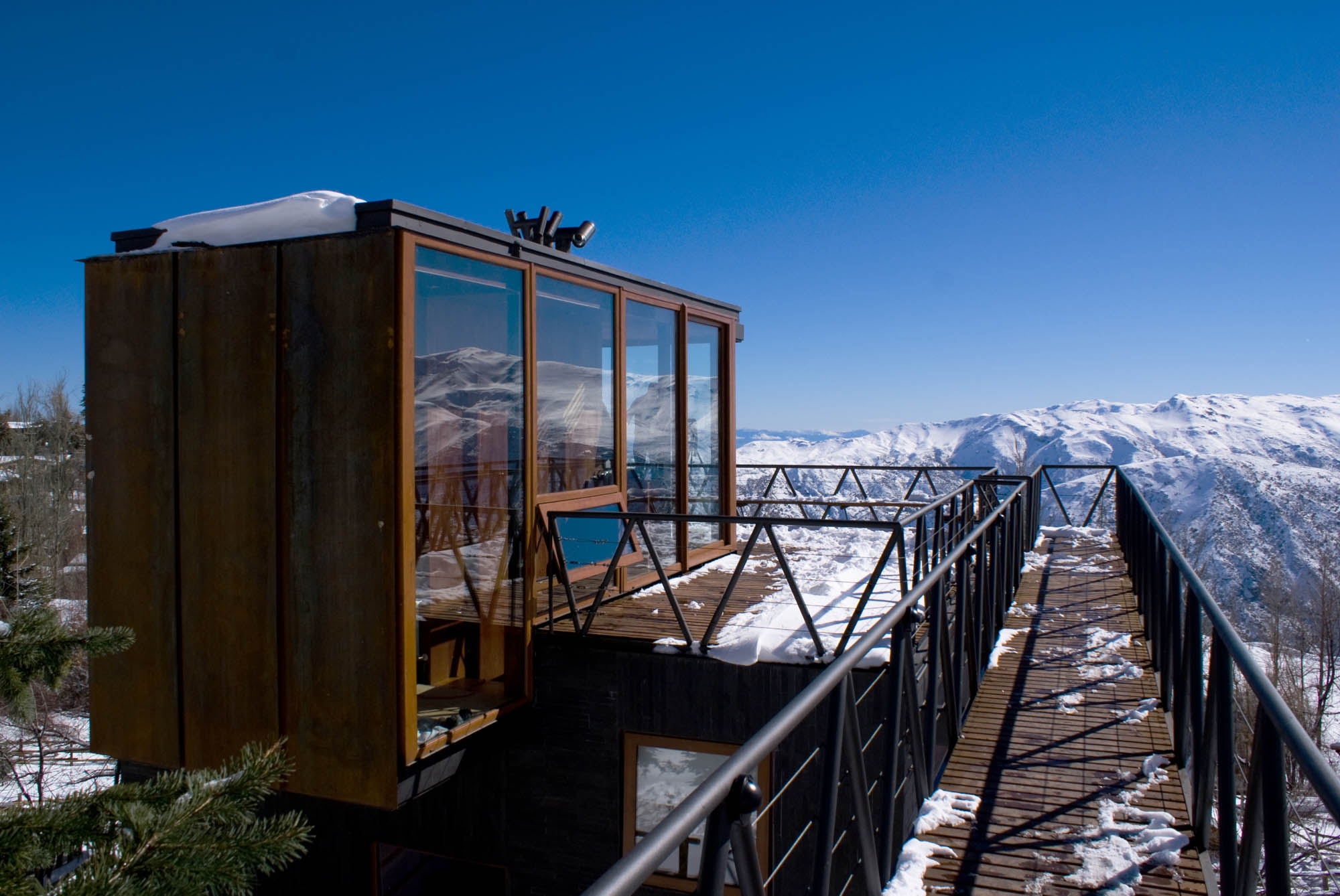 Read about project Mountain Refuge Los Canteros