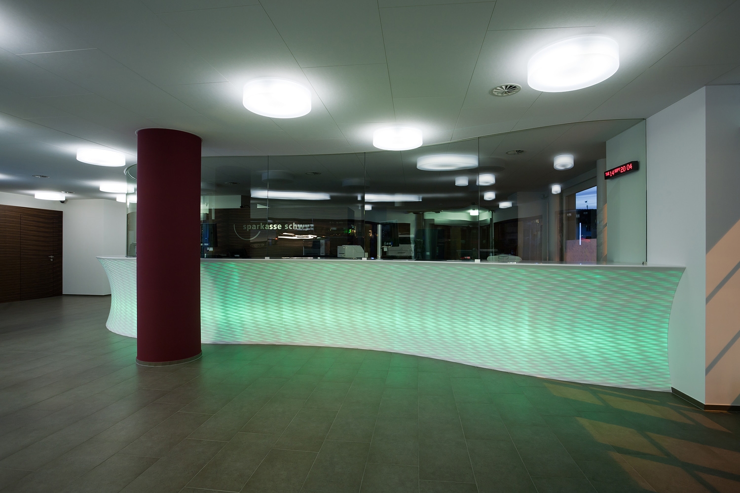 Leer sobre el proyecto Umbau und Modernisierung der Sparkasse Schwyz